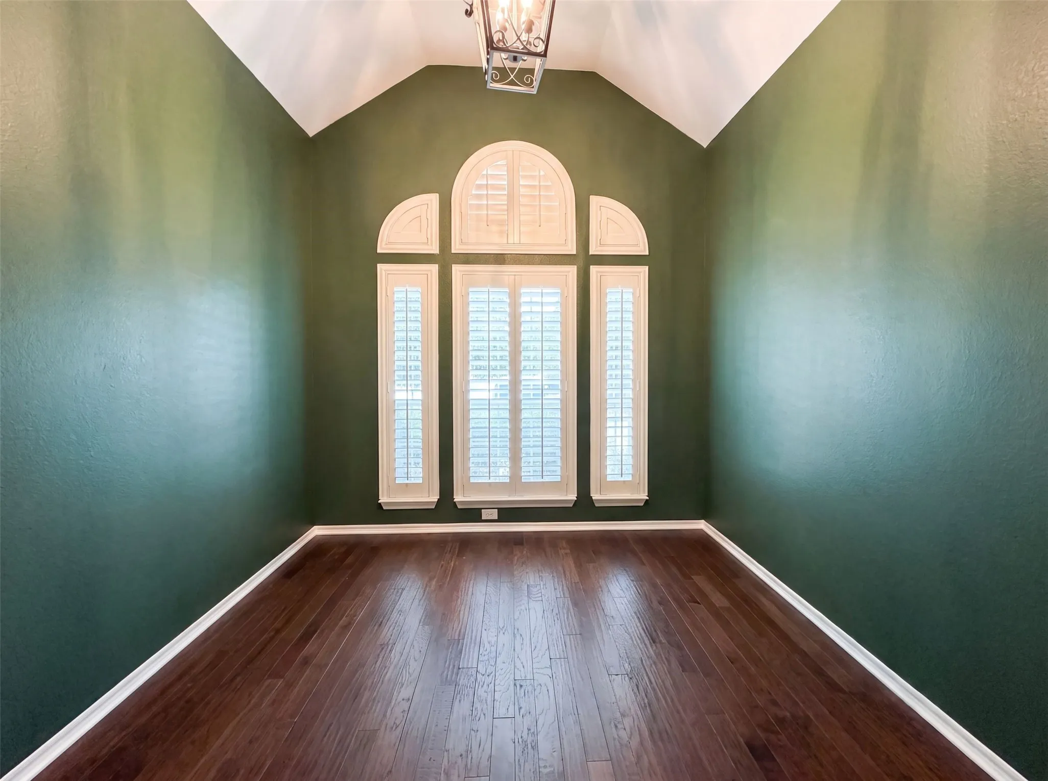 Single Family Residence For Sale in Denton County , 1416 Willow Wood Drive, Carrollton, Texas 75010, 3 Bedroom, 2 Bathroom, 2 Garage spaces, 1,773 Sqft, built in 1995, mls#21342491, Real Estate Agent in Carrollton, Homes For Sale in Denton county, Homes For Sale in Carrollton, Realtor in Carrollton Texas, Real Estate Brokerage Independent Realty Texas, Luminita Cordes Realtor