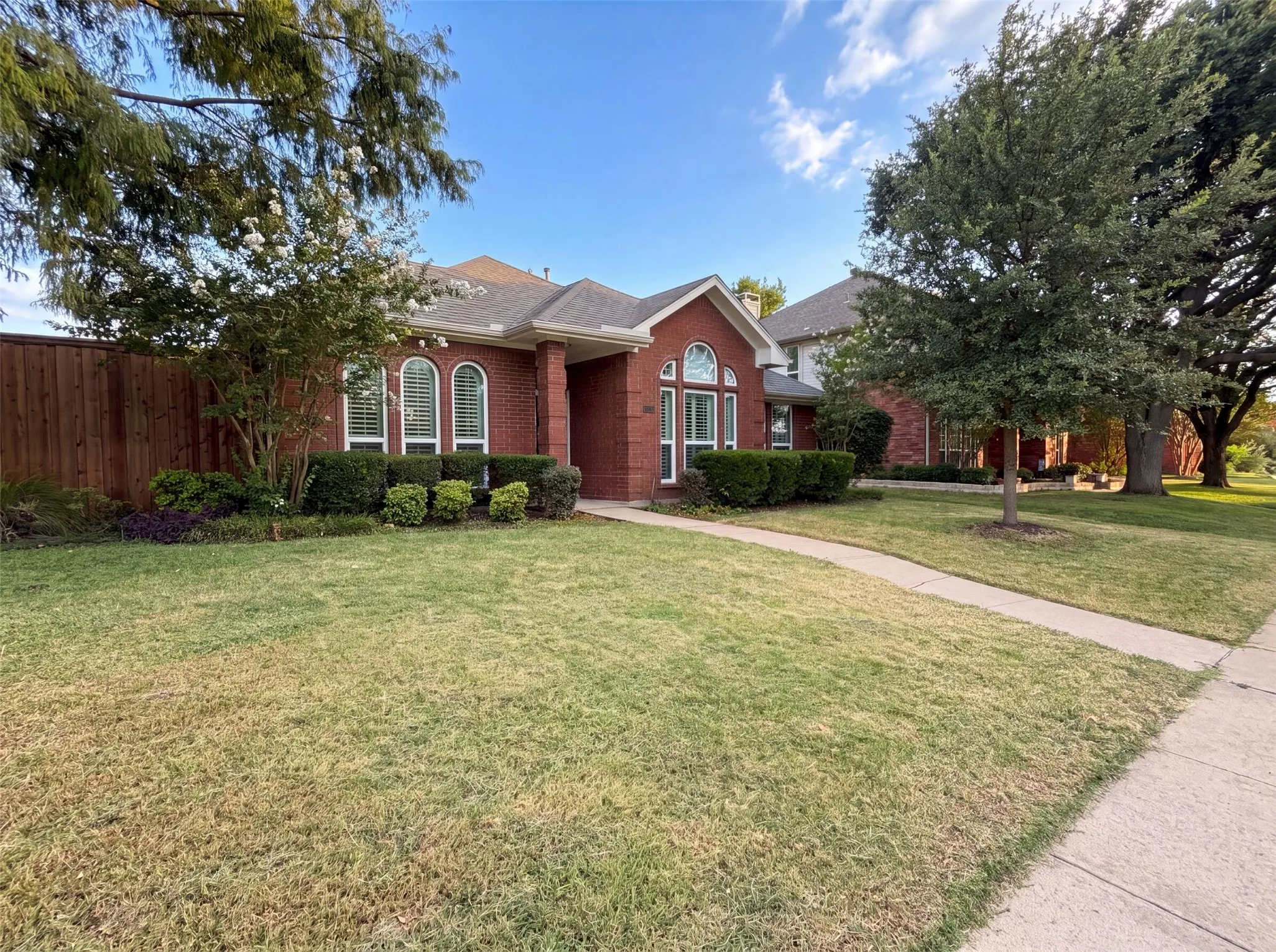 Single Family Residence For Sale in Denton County , 1416 Willow Wood Drive, Carrollton, Texas 75010, 3 Bedroom, 2 Bathroom, 2 Garage spaces, 1,773 Sqft, built in 1995, mls#21342491, Real Estate Agent in Carrollton, Homes For Sale in Denton county, Homes For Sale in Carrollton, Realtor in Carrollton Texas, Real Estate Brokerage Independent Realty Texas, Luminita Cordes Realtor
