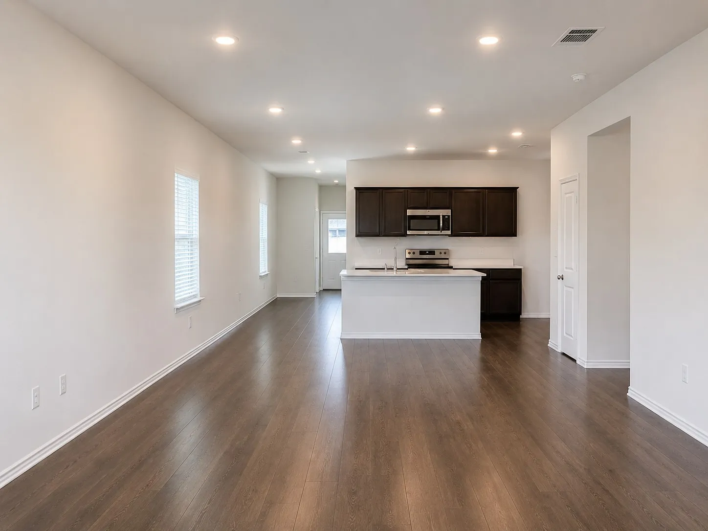 Single Family Residence For Sale in Kaufman County , 2160 Ocelot Street, Crandall, Texas 75114, 4 Bedroom, 3 Bathroom, 2 Garage spaces, 2,365 Sqft, built in 2022, mls#21342497, Real Estate Agent in Crandall, Homes For Sale in Kaufman county, Homes For Sale in Crandall, Realtor in Crandall Texas, Real Estate Brokerage Independent Realty Texas, Luminita Cordes Realtor