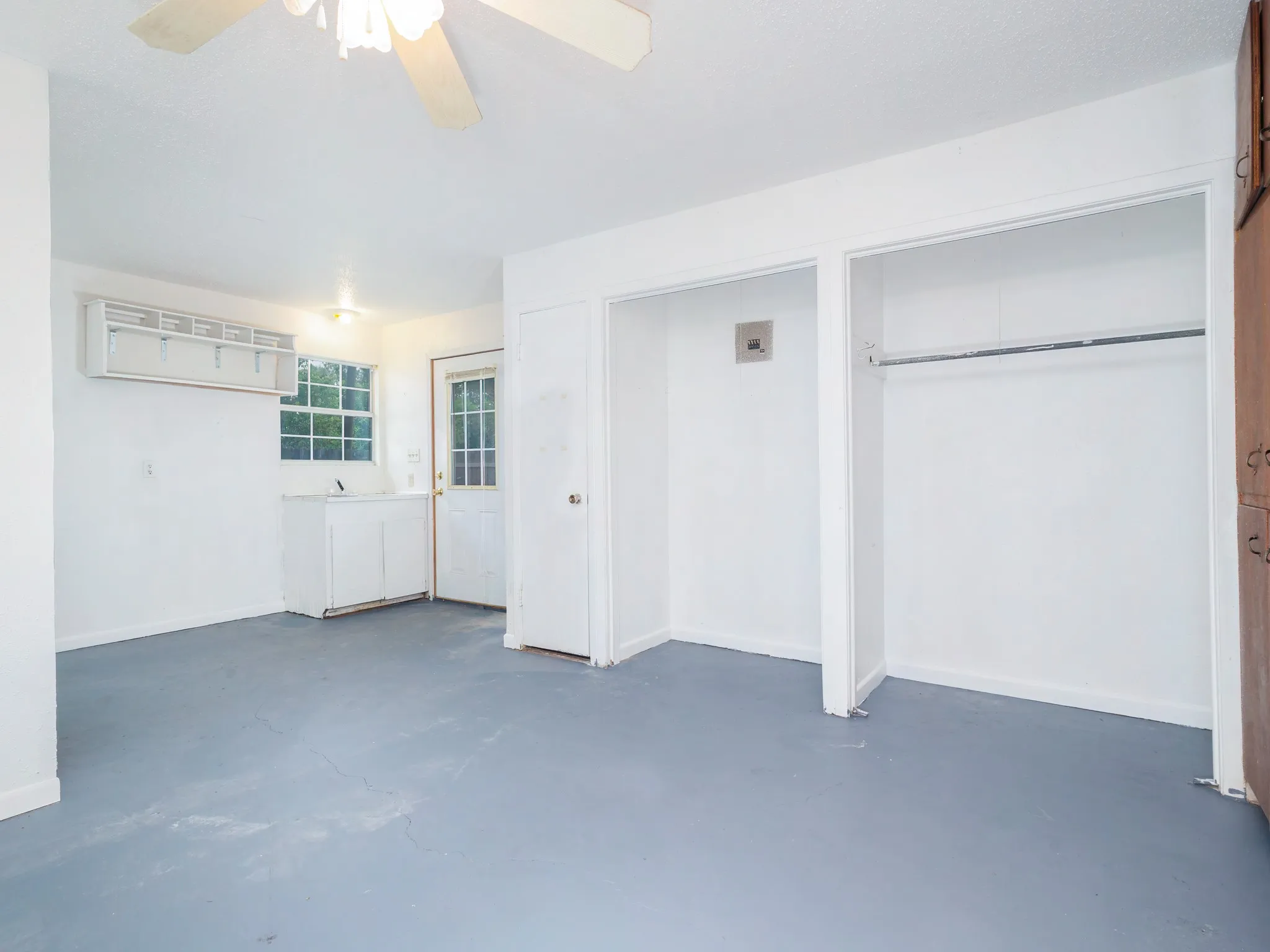 Single Family Residence For Sale in Brown County , 1714 8th Street, Brownwood, Texas 76801, 4 Bedroom, 3 Bathroom, Garage spaces, 2,318 Sqft, built in 1945, mls#21293874, Real Estate Agent in Brownwood, Homes For Sale in Brown county, Homes For Sale in Brownwood, Realtor in Brownwood Texas, Real Estate Brokerage Independent Realty Texas, Luminita Cordes Realtor