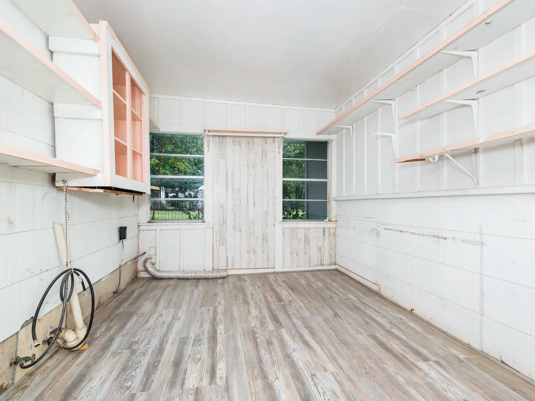 Single Family Residence For Sale in Brown County , 1714 8th Street, Brownwood, Texas 76801, 4 Bedroom, 3 Bathroom, Garage spaces, 2,318 Sqft, built in 1945, mls#21293874, Real Estate Agent in Brownwood, Homes For Sale in Brown county, Homes For Sale in Brownwood, Realtor in Brownwood Texas, Real Estate Brokerage Independent Realty Texas, Luminita Cordes Realtor