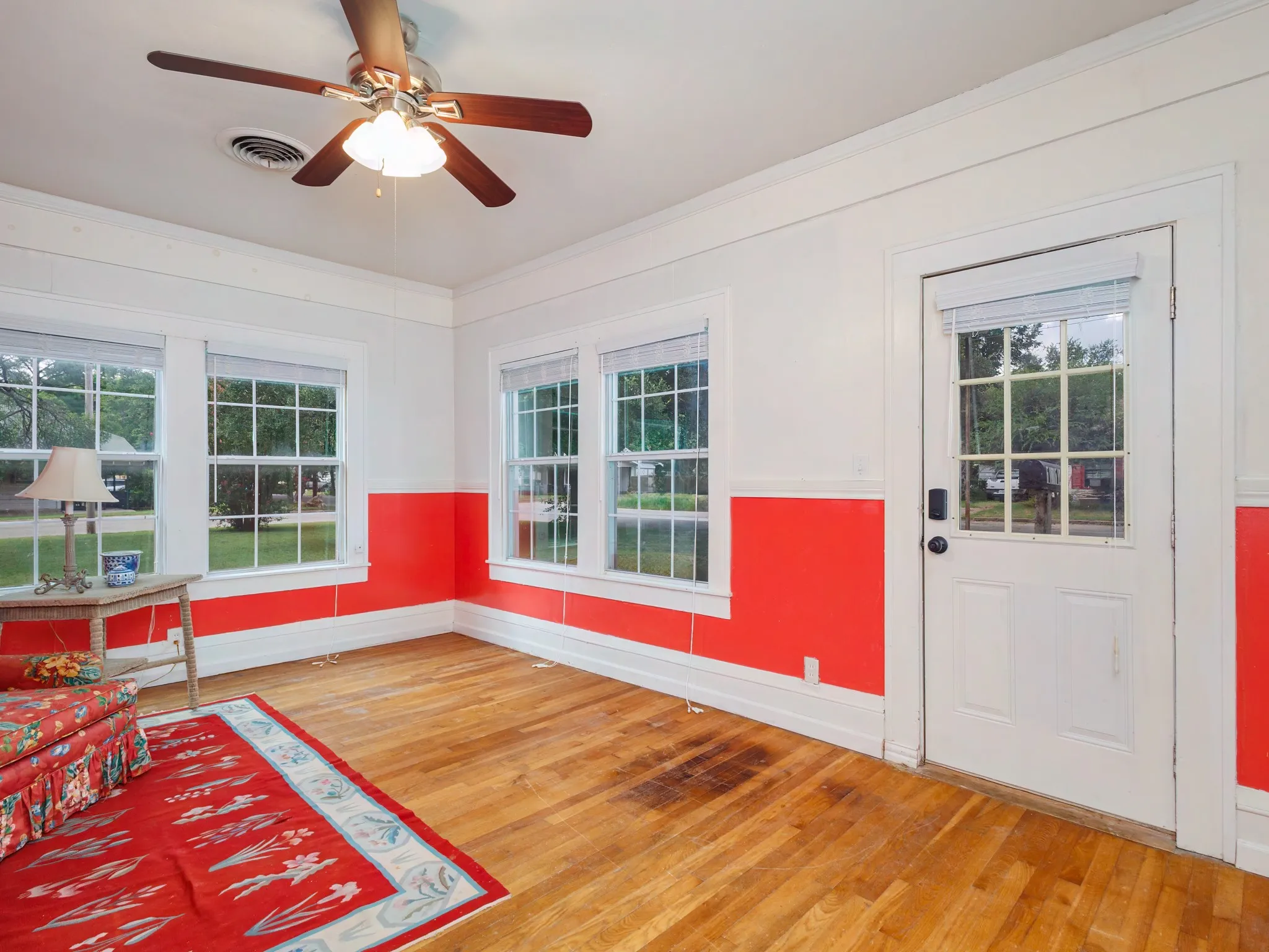 Single Family Residence For Sale in Brown County , 1714 8th Street, Brownwood, Texas 76801, 4 Bedroom, 3 Bathroom, Garage spaces, 2,318 Sqft, built in 1945, mls#21293874, Real Estate Agent in Brownwood, Homes For Sale in Brown county, Homes For Sale in Brownwood, Realtor in Brownwood Texas, Real Estate Brokerage Independent Realty Texas, Luminita Cordes Realtor