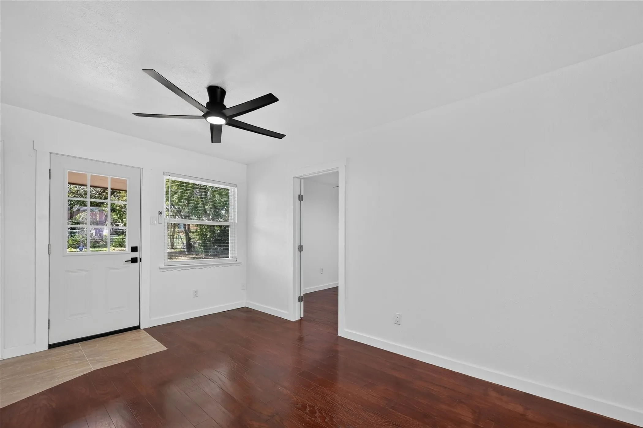 Single Family Residence For Rent in Dallas County , 2861 Mark Twain Drive, Farmers Branch, Texas 75234, 3 Bedroom, 2 Bathroom, 1 Garage spaces, 1,140 Sqft, built in 1962, mls#21342511, Real Estate Agent in Farmers Branch, Homes For Rent in Dallas county, Homes For Rent in Farmers Branch, Realtor in Farmers Branch Texas, Real Estate Brokerage Independent Realty Texas, Luminita Cordes Realtor