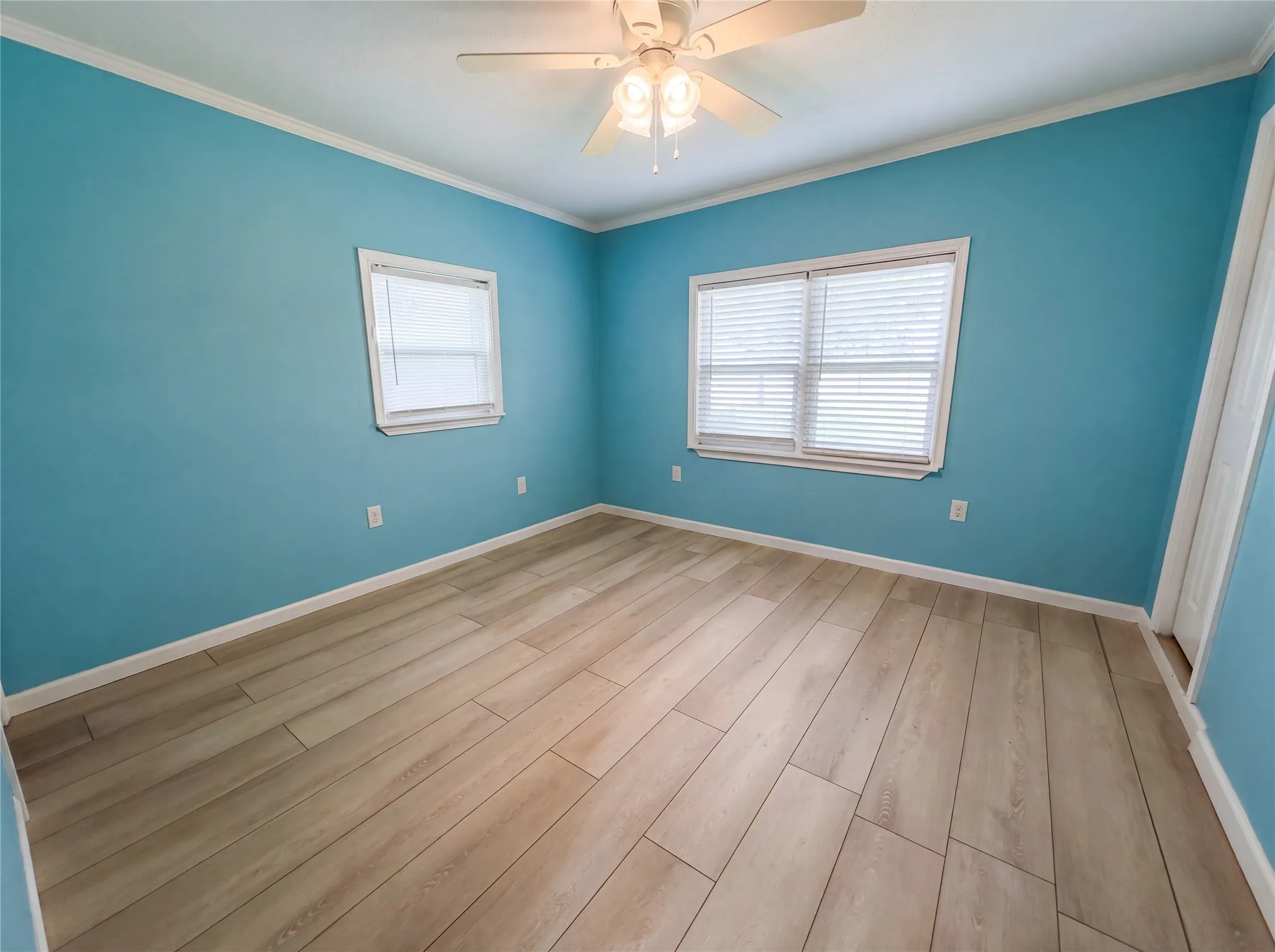 Single Family Residence For Sale in Henderson County , 400 Causeway View, Seven Points, Texas 75143, 3 Bedroom, 2 Bathroom, Garage spaces, 900 Sqft, built in 1980, mls#21342217, Real Estate Agent in Seven Points, Homes For Sale in Henderson county, Homes For Sale in Seven Points, Realtor in Seven Points Texas, Real Estate Brokerage Independent Realty Texas, Luminita Cordes Realtor