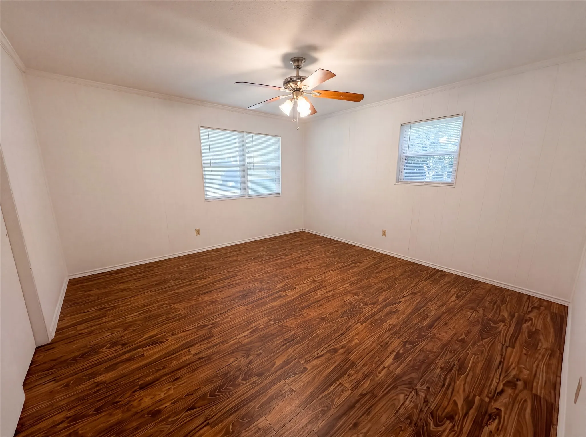 Single Family Residence For Sale in Henderson County , 400 Causeway View, Seven Points, Texas 75143, 3 Bedroom, 2 Bathroom, Garage spaces, 900 Sqft, built in 1980, mls#21342217, Real Estate Agent in Seven Points, Homes For Sale in Henderson county, Homes For Sale in Seven Points, Realtor in Seven Points Texas, Real Estate Brokerage Independent Realty Texas, Luminita Cordes Realtor
