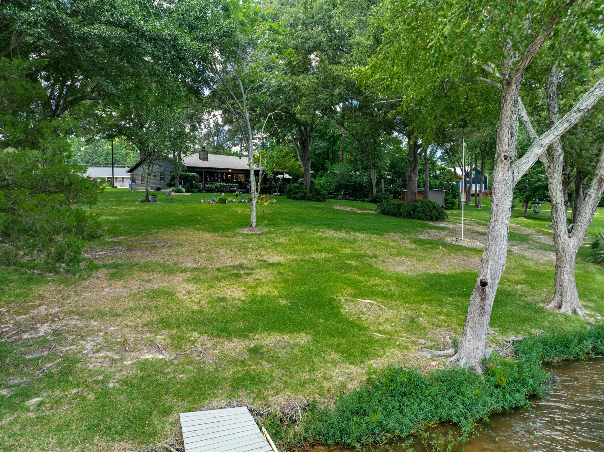 Single Family Residence For Sale in Henderson County , 23258 Edgewater Drive, Frankston, Texas 75763, 3 Bedroom, 2 Bathroom, 2 Garage spaces, 1,924 Sqft, built in 1996, mls#21342514, Real Estate Agent in Frankston, Homes For Sale in Henderson county, Homes For Sale in Frankston, Realtor in Frankston Texas, Real Estate Brokerage Independent Realty Texas, Luminita Cordes Realtor
