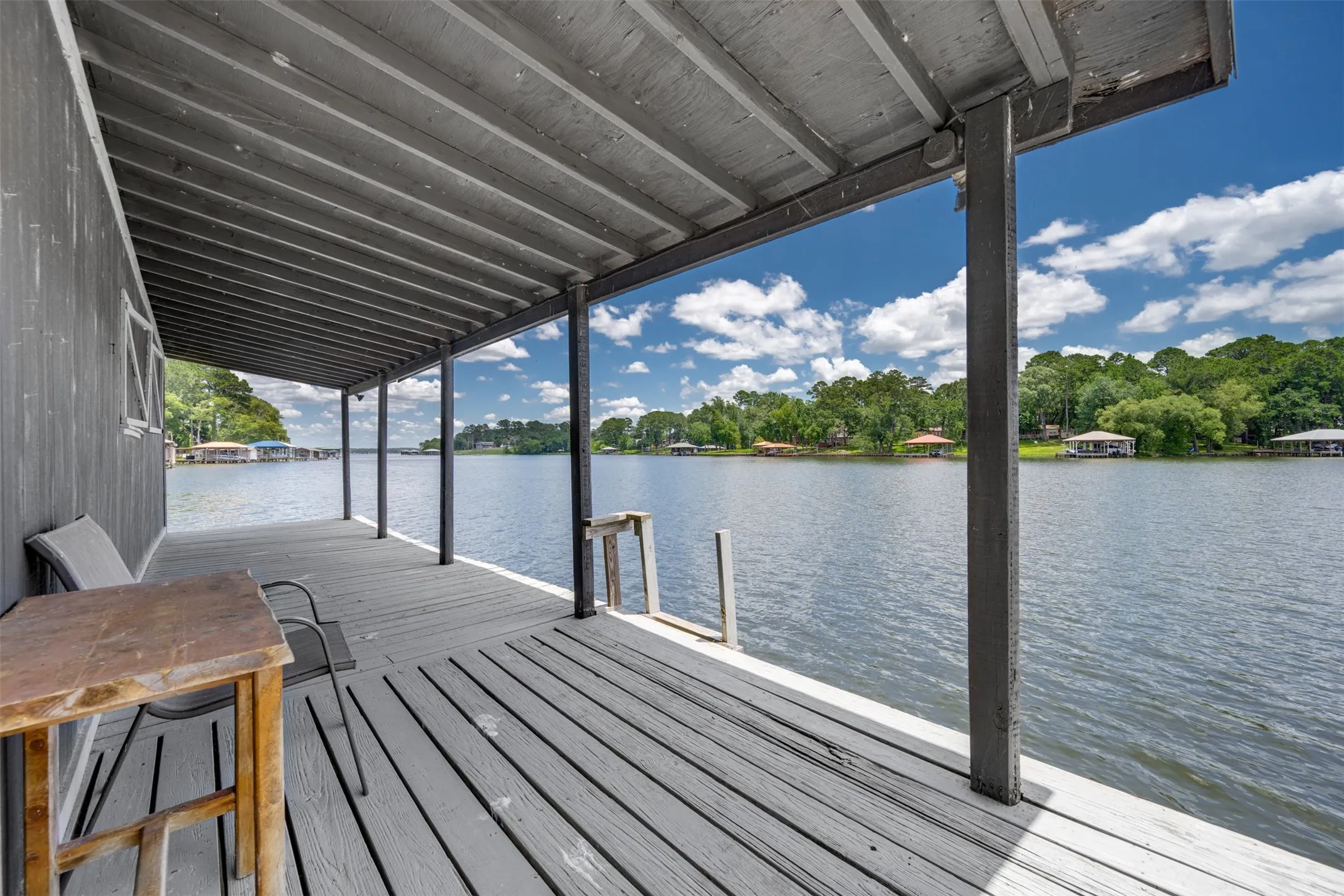 Single Family Residence For Sale in Henderson County , 23258 Edgewater Drive, Frankston, Texas 75763, 3 Bedroom, 2 Bathroom, 2 Garage spaces, 1,924 Sqft, built in 1996, mls#21342514, Real Estate Agent in Frankston, Homes For Sale in Henderson county, Homes For Sale in Frankston, Realtor in Frankston Texas, Real Estate Brokerage Independent Realty Texas, Luminita Cordes Realtor