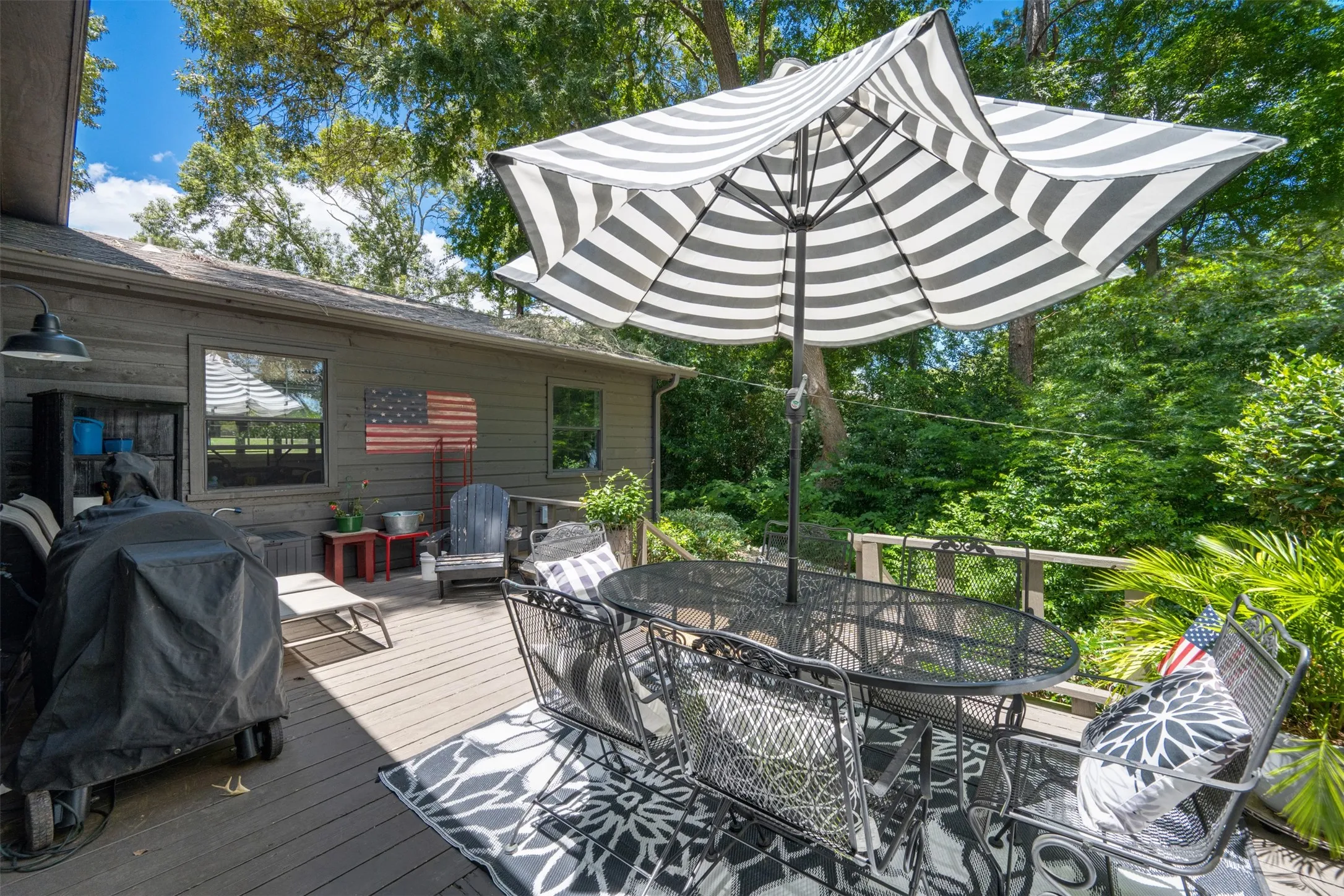 Single Family Residence For Sale in Henderson County , 23258 Edgewater Drive, Frankston, Texas 75763, 3 Bedroom, 2 Bathroom, 2 Garage spaces, 1,924 Sqft, built in 1996, mls#21342514, Real Estate Agent in Frankston, Homes For Sale in Henderson county, Homes For Sale in Frankston, Realtor in Frankston Texas, Real Estate Brokerage Independent Realty Texas, Luminita Cordes Realtor