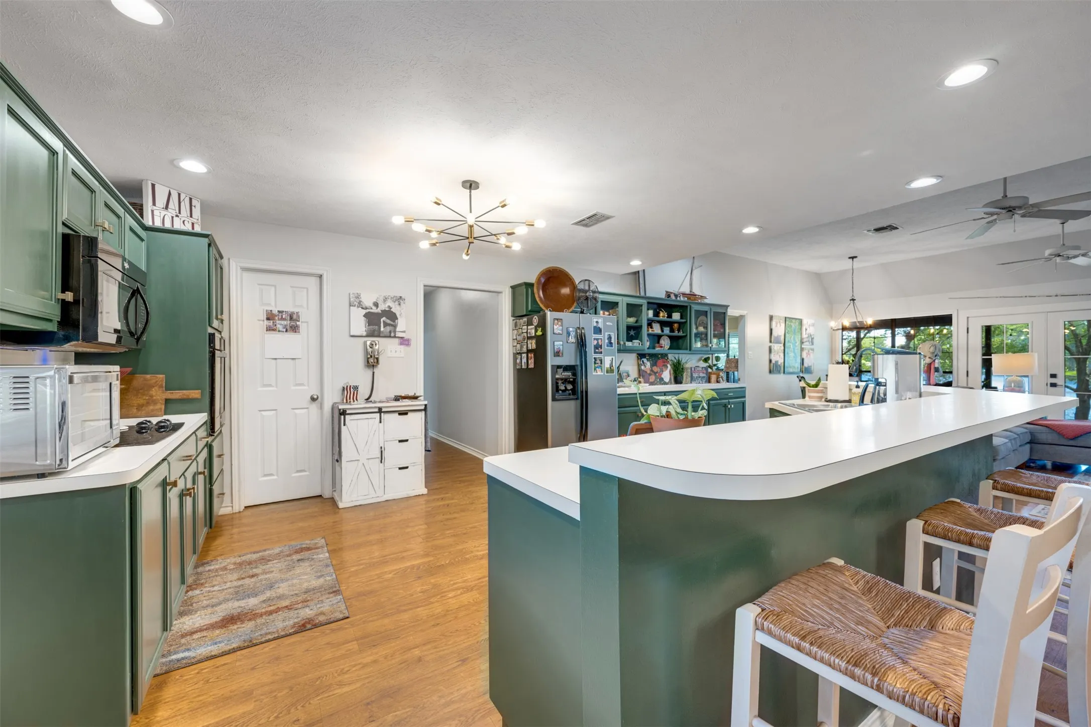 Single Family Residence For Sale in Henderson County , 23258 Edgewater Drive, Frankston, Texas 75763, 3 Bedroom, 2 Bathroom, 2 Garage spaces, 1,924 Sqft, built in 1996, mls#21342514, Real Estate Agent in Frankston, Homes For Sale in Henderson county, Homes For Sale in Frankston, Realtor in Frankston Texas, Real Estate Brokerage Independent Realty Texas, Luminita Cordes Realtor
