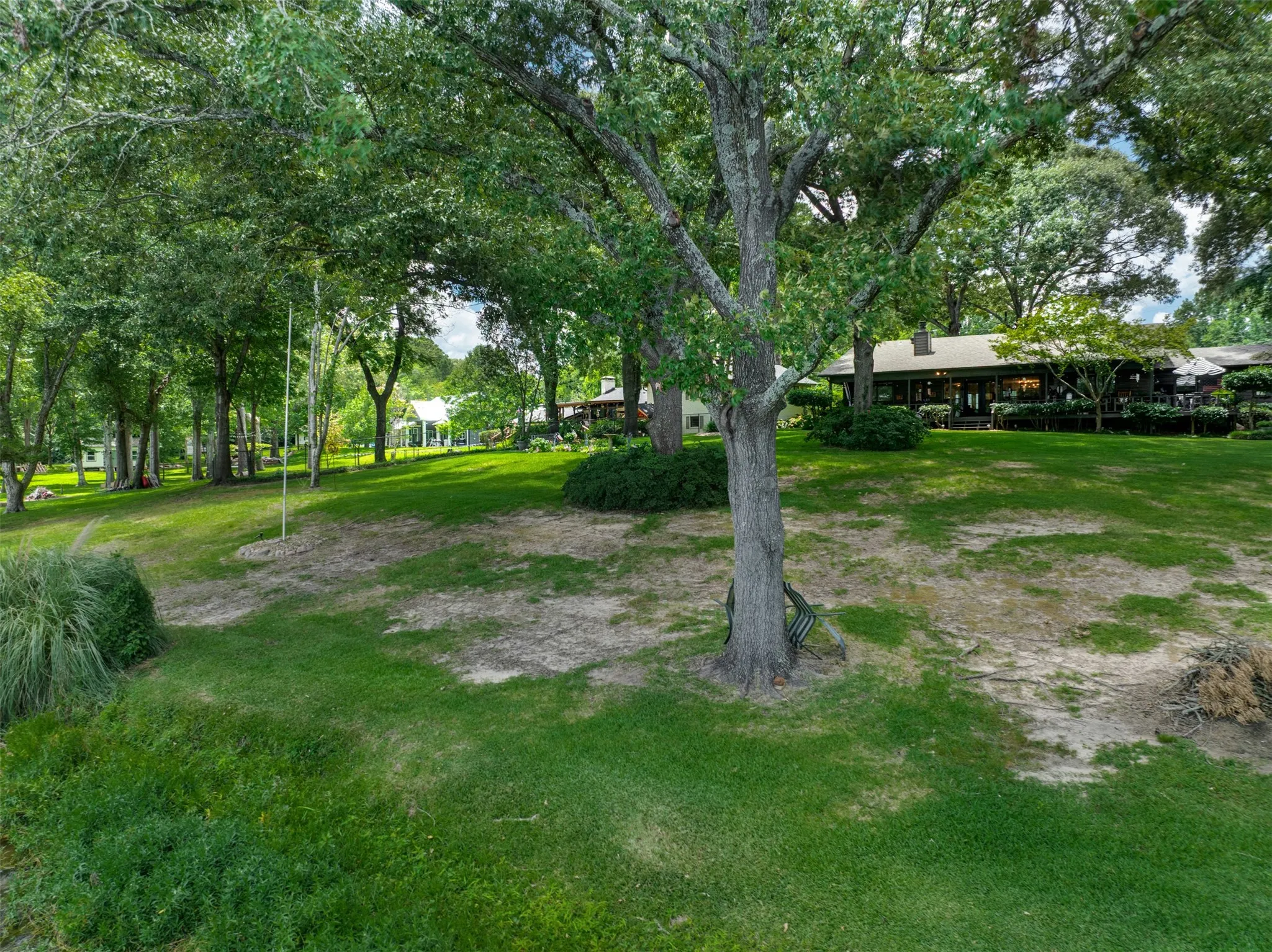 Single Family Residence For Sale in Henderson County , 23258 Edgewater Drive, Frankston, Texas 75763, 3 Bedroom, 2 Bathroom, 2 Garage spaces, 1,924 Sqft, built in 1996, mls#21342514, Real Estate Agent in Frankston, Homes For Sale in Henderson county, Homes For Sale in Frankston, Realtor in Frankston Texas, Real Estate Brokerage Independent Realty Texas, Luminita Cordes Realtor