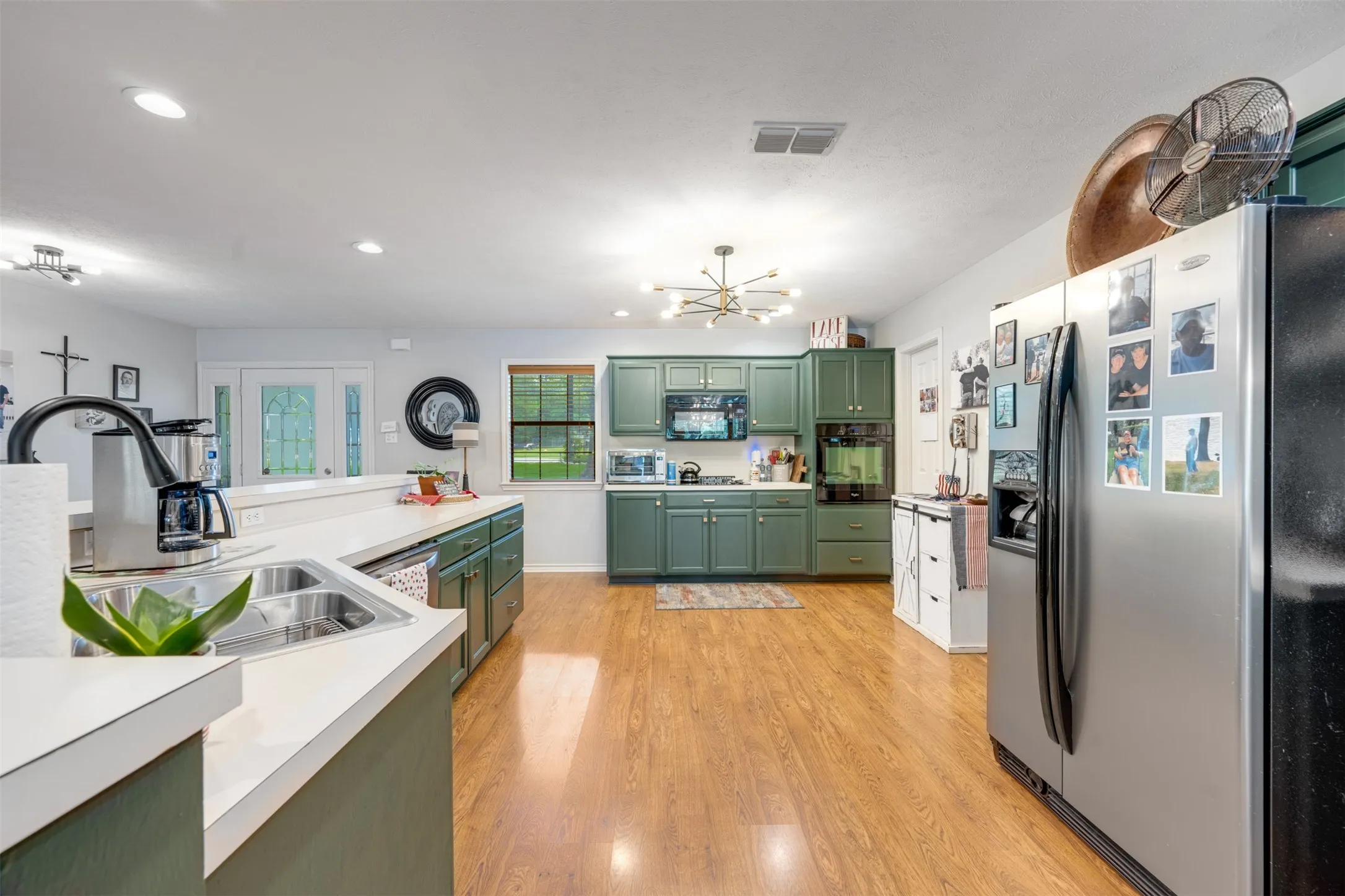 Single Family Residence For Sale in Henderson County , 23258 Edgewater Drive, Frankston, Texas 75763, 3 Bedroom, 2 Bathroom, 2 Garage spaces, 1,924 Sqft, built in 1996, mls#21342514, Real Estate Agent in Frankston, Homes For Sale in Henderson county, Homes For Sale in Frankston, Realtor in Frankston Texas, Real Estate Brokerage Independent Realty Texas, Luminita Cordes Realtor