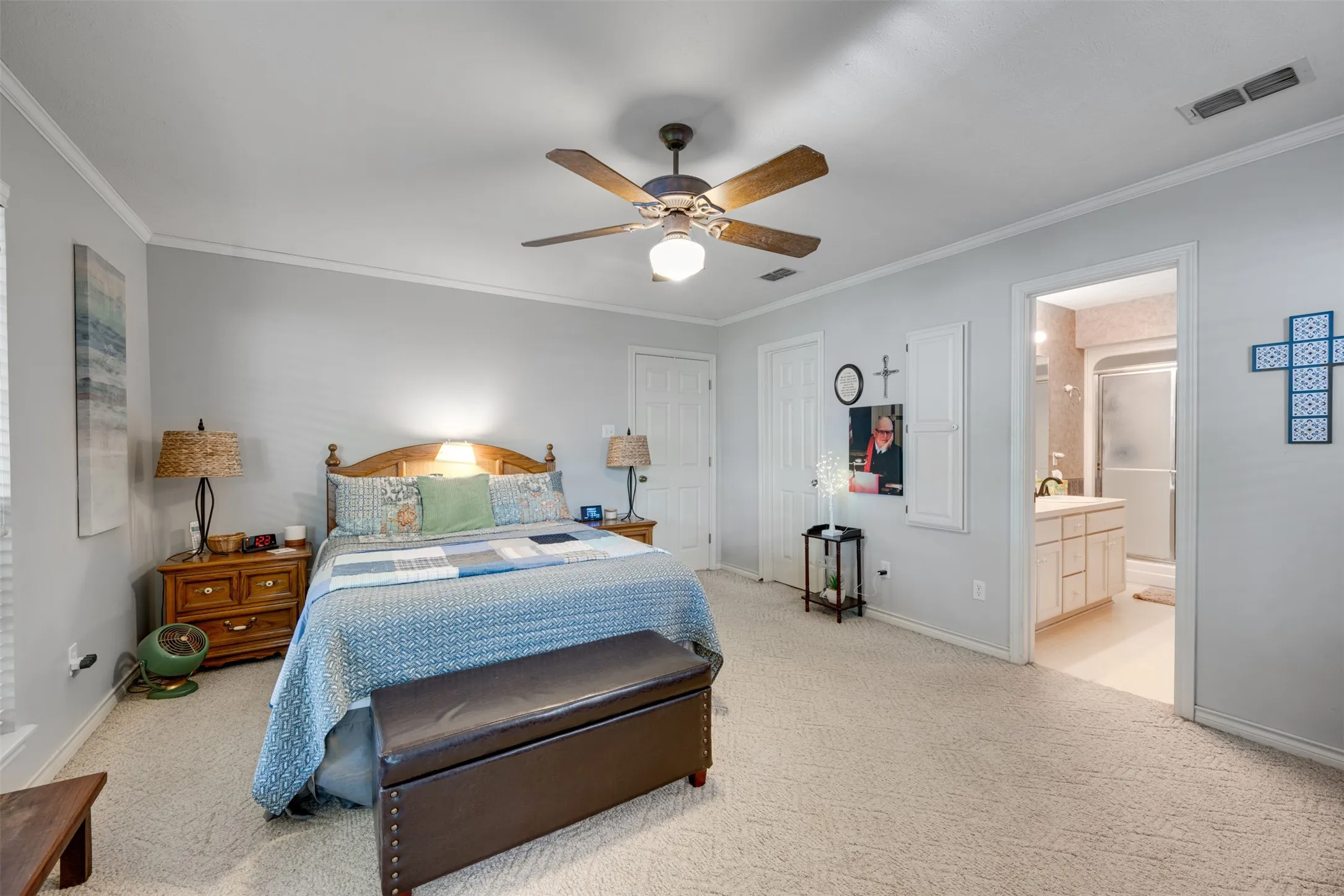 Single Family Residence For Sale in Henderson County , 23258 Edgewater Drive, Frankston, Texas 75763, 3 Bedroom, 2 Bathroom, 2 Garage spaces, 1,924 Sqft, built in 1996, mls#21342514, Real Estate Agent in Frankston, Homes For Sale in Henderson county, Homes For Sale in Frankston, Realtor in Frankston Texas, Real Estate Brokerage Independent Realty Texas, Luminita Cordes Realtor