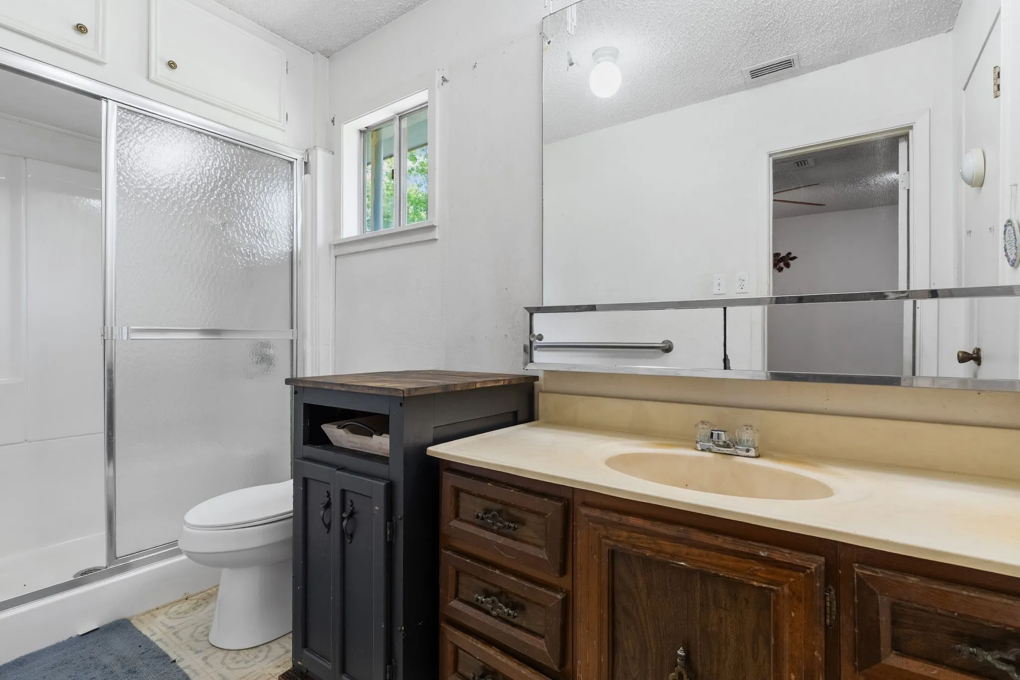 Single Family Residence For Sale in Rains County , 450 RS County Road 4480, Point, Texas 75472, 3 Bedroom, 2 Bathroom, 1 Garage spaces, 945 Sqft, built in 1978, mls#21342522, Real Estate Agent in Point, Homes For Sale in Rains county, Homes For Sale in Point, Realtor in Point Texas, Real Estate Brokerage Independent Realty Texas, Luminita Cordes Realtor