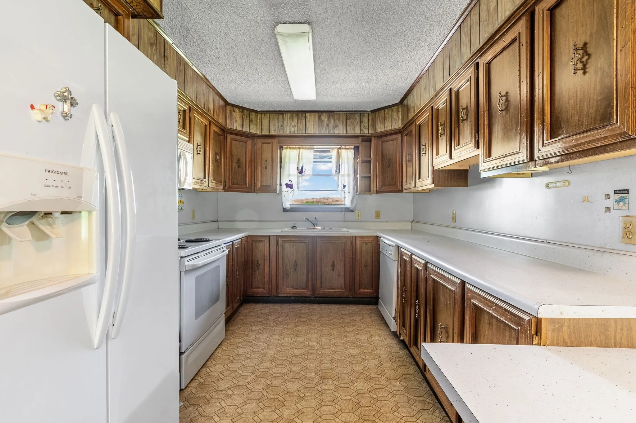 Single Family Residence For Sale in Rains County , 450 RS County Road 4480, Point, Texas 75472, 3 Bedroom, 2 Bathroom, 1 Garage spaces, 945 Sqft, built in 1978, mls#21342522, Real Estate Agent in Point, Homes For Sale in Rains county, Homes For Sale in Point, Realtor in Point Texas, Real Estate Brokerage Independent Realty Texas, Luminita Cordes Realtor