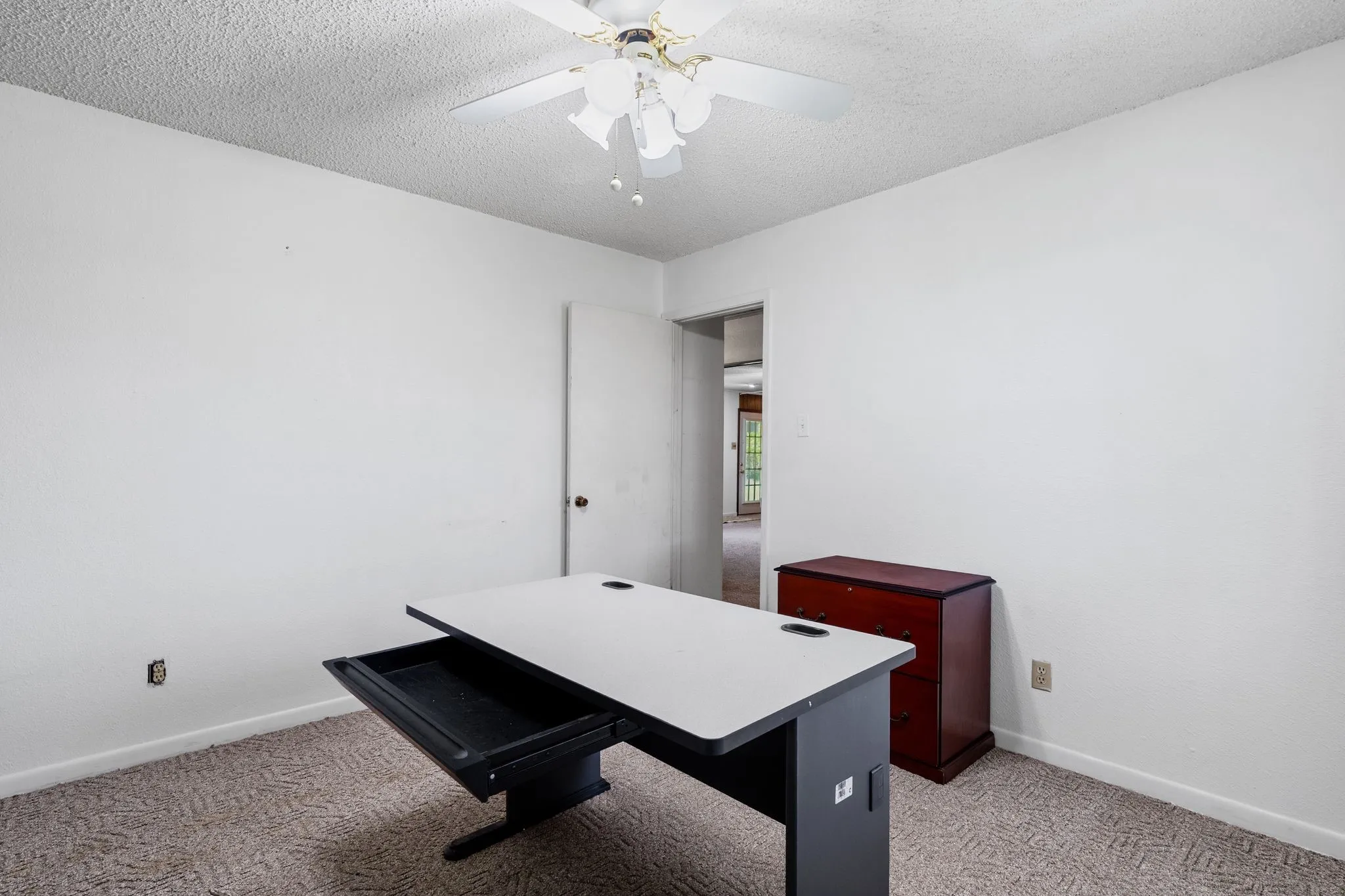 Single Family Residence For Sale in Rains County , 450 RS County Road 4480, Point, Texas 75472, 3 Bedroom, 2 Bathroom, 1 Garage spaces, 945 Sqft, built in 1978, mls#21342522, Real Estate Agent in Point, Homes For Sale in Rains county, Homes For Sale in Point, Realtor in Point Texas, Real Estate Brokerage Independent Realty Texas, Luminita Cordes Realtor