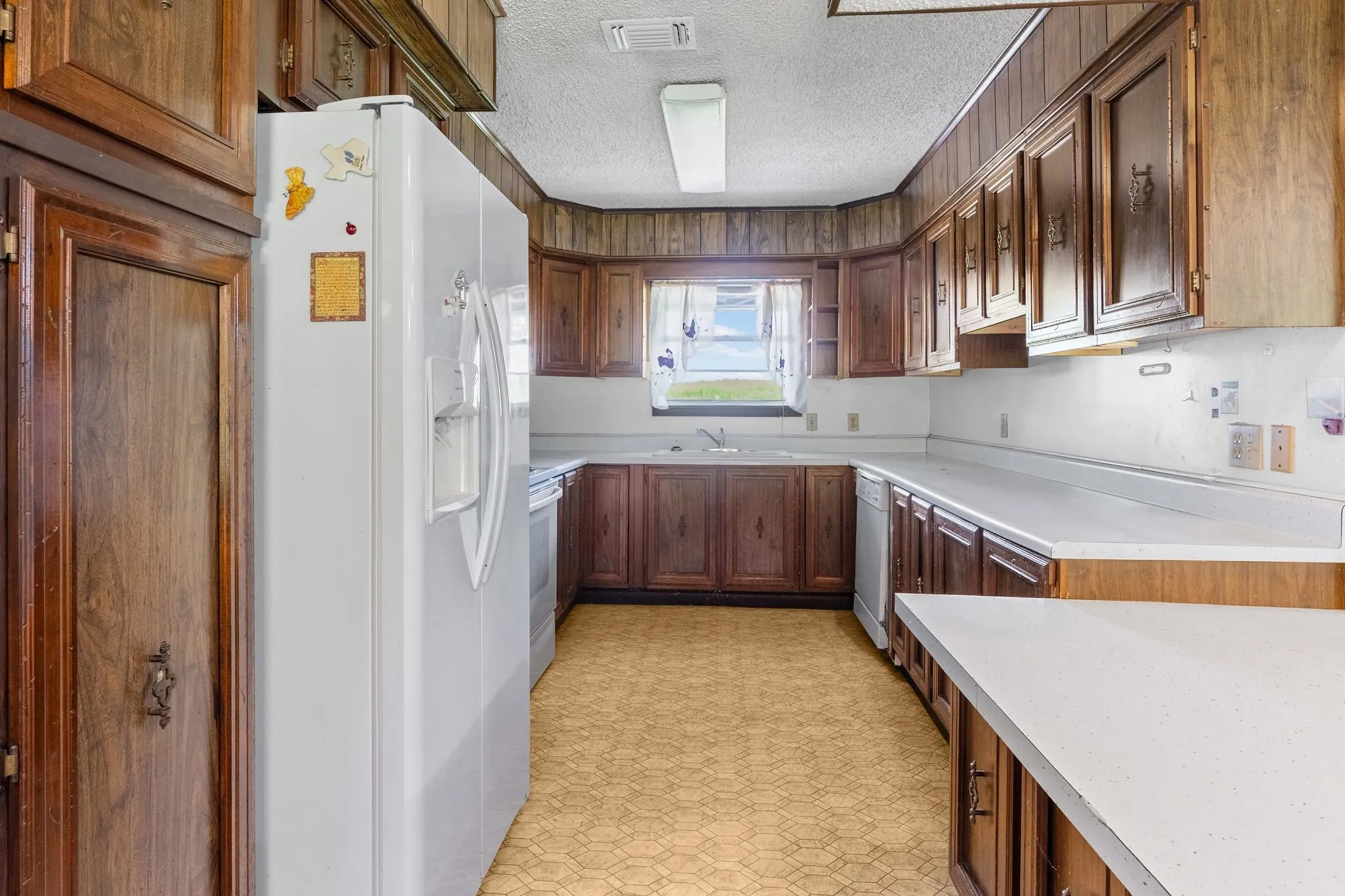 Single Family Residence For Sale in Rains County , 450 RS County Road 4480, Point, Texas 75472, 3 Bedroom, 2 Bathroom, 1 Garage spaces, 945 Sqft, built in 1978, mls#21342522, Real Estate Agent in Point, Homes For Sale in Rains county, Homes For Sale in Point, Realtor in Point Texas, Real Estate Brokerage Independent Realty Texas, Luminita Cordes Realtor
