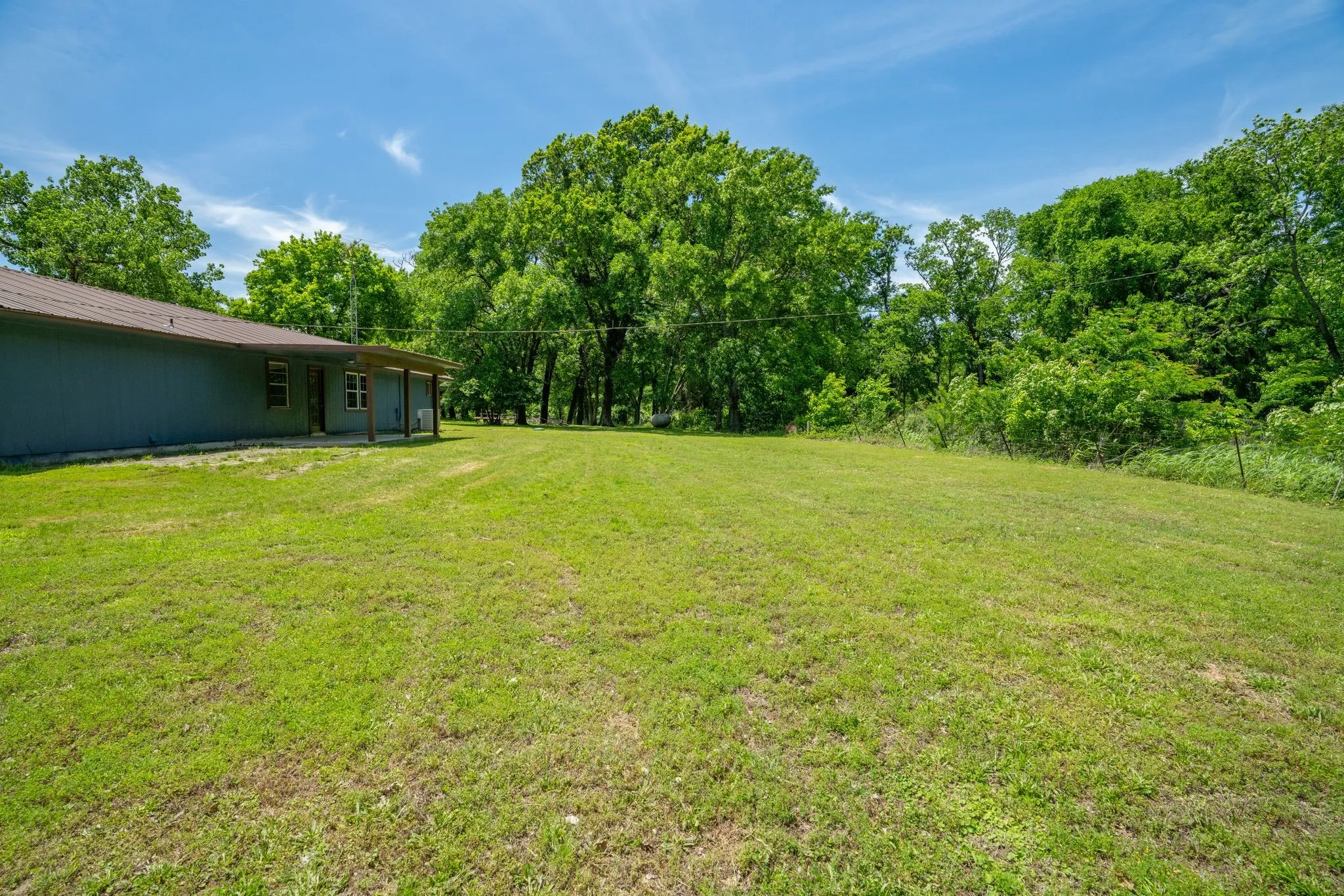 Single Family Residence For Sale in Rains County , 450 RS County Road 4480, Point, Texas 75472, 3 Bedroom, 2 Bathroom, 1 Garage spaces, 945 Sqft, built in 1978, mls#21342522, Real Estate Agent in Point, Homes For Sale in Rains county, Homes For Sale in Point, Realtor in Point Texas, Real Estate Brokerage Independent Realty Texas, Luminita Cordes Realtor