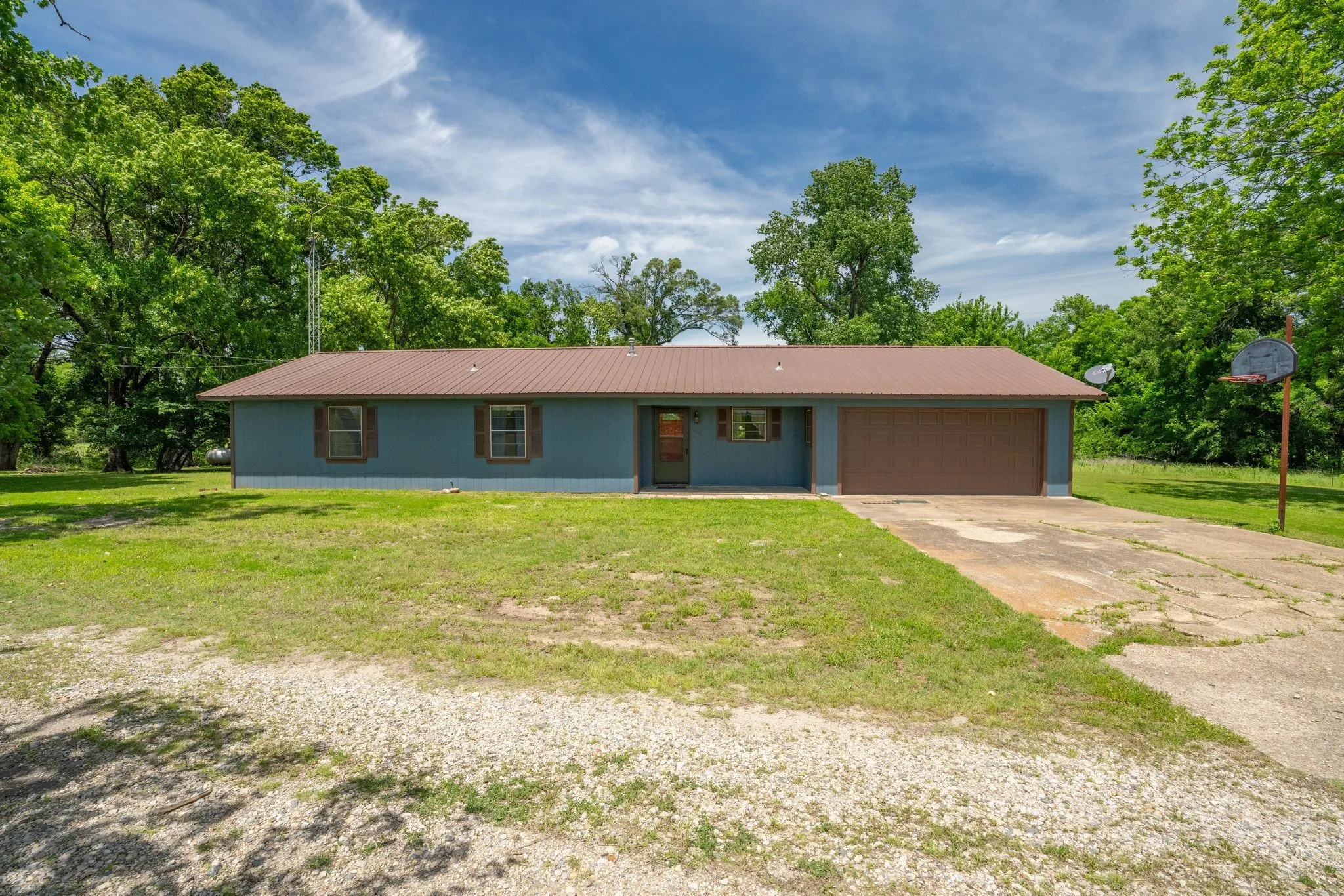 Single Family Residence For Sale in Rains County , 450 RS County Road 4480, Point, Texas 75472, 3 Bedroom, 2 Bathroom, 1 Garage spaces, 945 Sqft, built in 1978, mls#21342522, Real Estate Agent in Point, Homes For Sale in Rains county, Homes For Sale in Point, Realtor in Point Texas, Real Estate Brokerage Independent Realty Texas, Luminita Cordes Realtor