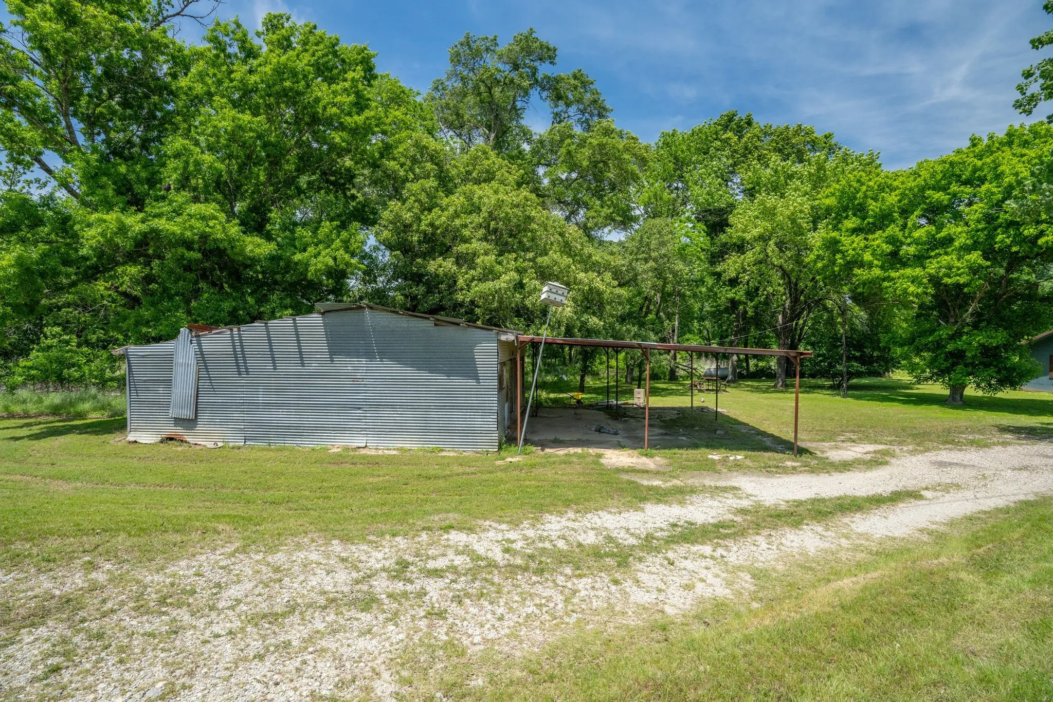 Single Family Residence For Sale in Rains County , 450 RS County Road 4480, Point, Texas 75472, 3 Bedroom, 2 Bathroom, 1 Garage spaces, 945 Sqft, built in 1978, mls#21342522, Real Estate Agent in Point, Homes For Sale in Rains county, Homes For Sale in Point, Realtor in Point Texas, Real Estate Brokerage Independent Realty Texas, Luminita Cordes Realtor
