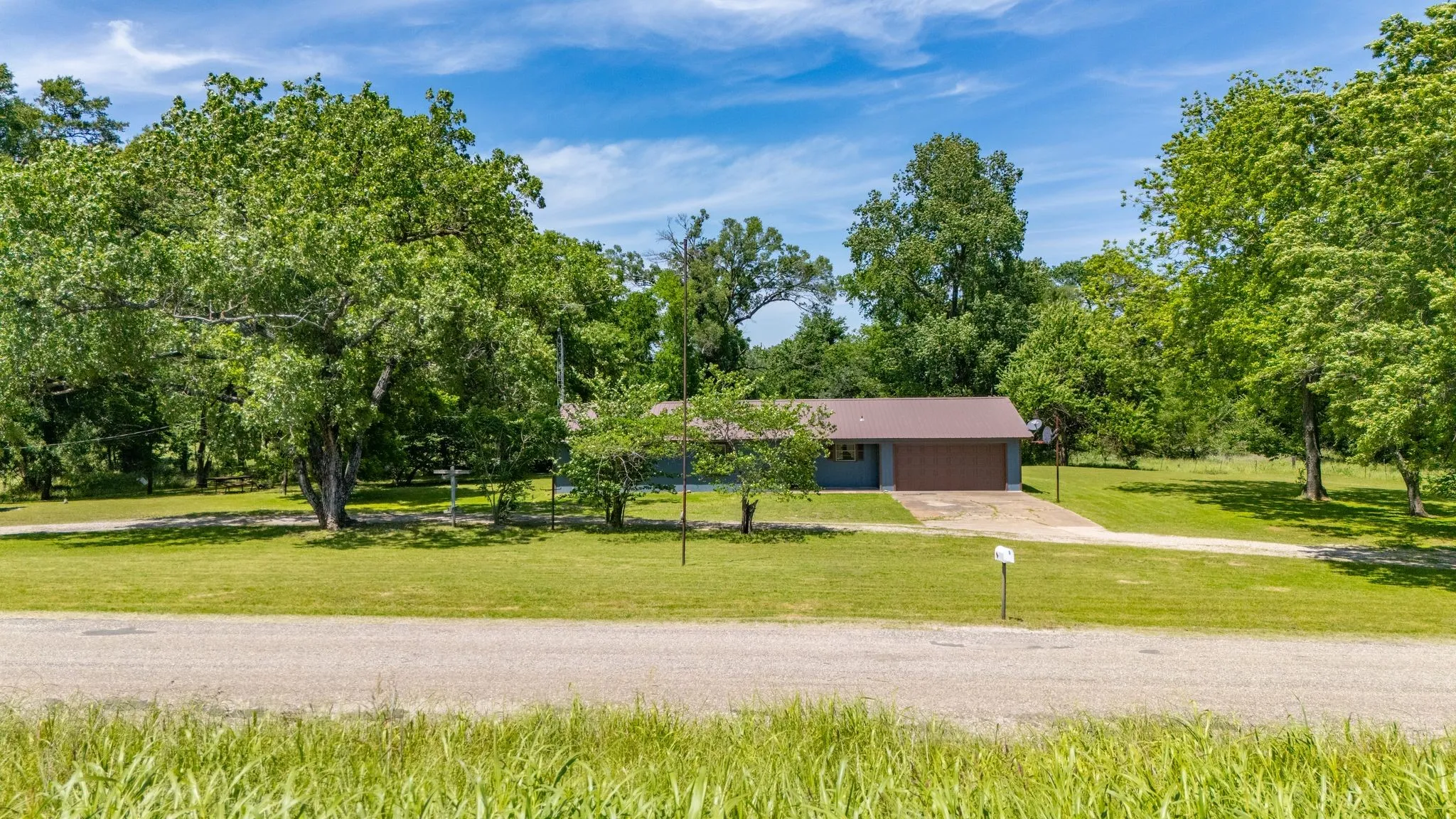 Single Family Residence For Sale in Rains County , 450 RS County Road 4480, Point, Texas 75472, 3 Bedroom, 2 Bathroom, 1 Garage spaces, 945 Sqft, built in 1978, mls#21342522, Real Estate Agent in Point, Homes For Sale in Rains county, Homes For Sale in Point, Realtor in Point Texas, Real Estate Brokerage Independent Realty Texas, Luminita Cordes Realtor