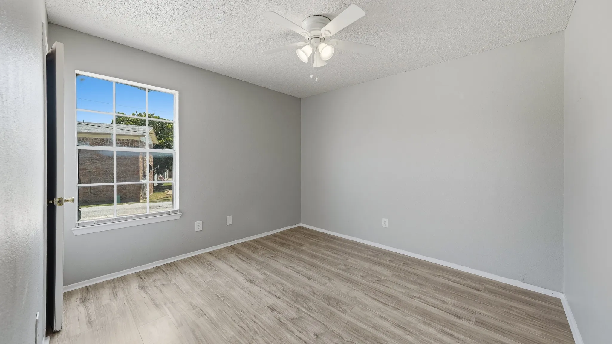 Apartment For Rent in Tarrant County , 1605 Mary K Lane, White Settlement, Texas 76108, 2 Bedroom, 2 Bathroom, Garage spaces, 821 Sqft, built in 1985, mls#21341354, Real Estate Agent in White Settlement, Homes For Rent in Tarrant county, Homes For Rent in White Settlement, Realtor in White Settlement Texas, Real Estate Brokerage Independent Realty Texas, Luminita Cordes Realtor