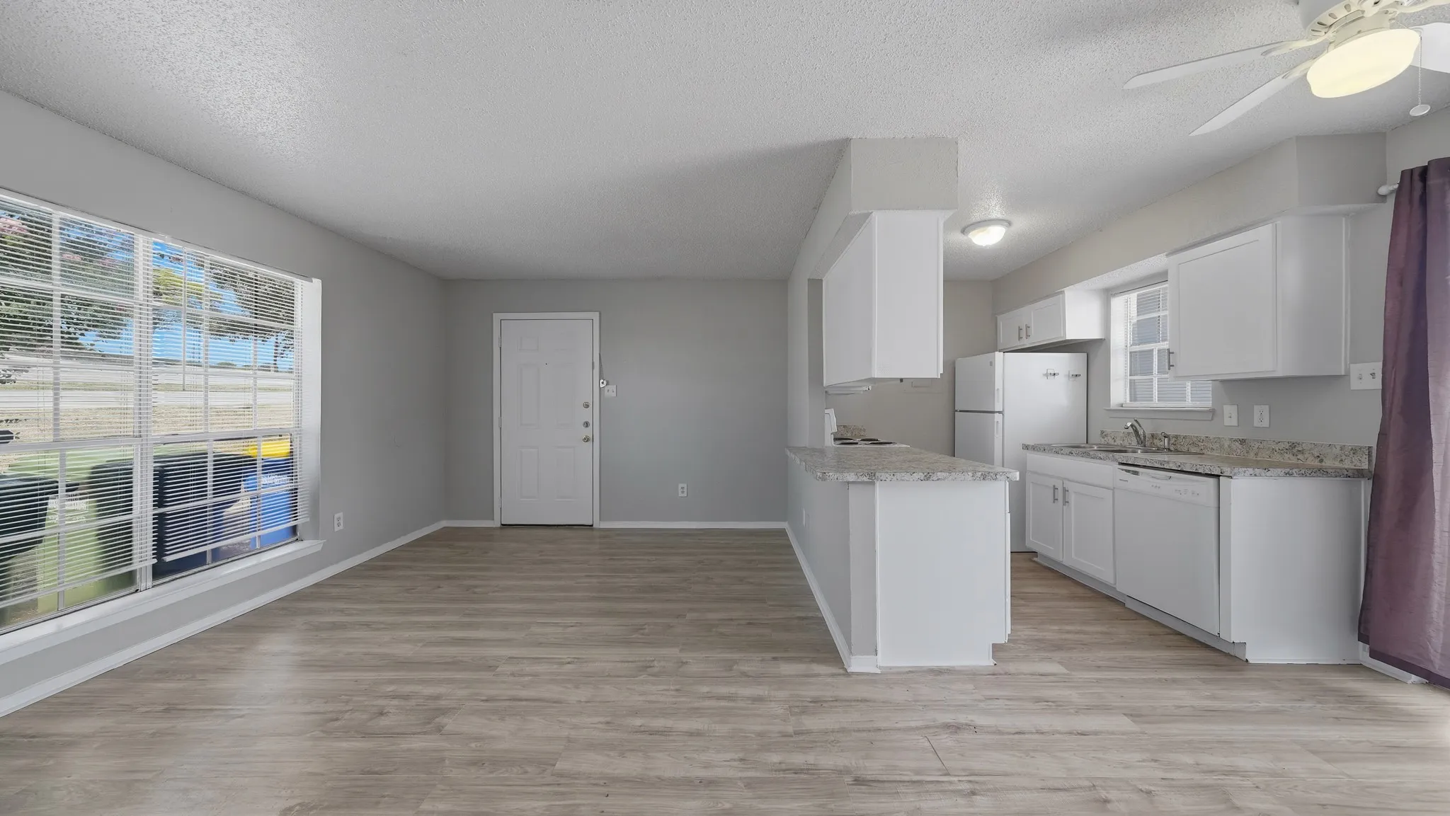 Apartment For Rent in Tarrant County , 1605 Mary K Lane, White Settlement, Texas 76108, 2 Bedroom, 2 Bathroom, Garage spaces, 821 Sqft, built in 1985, mls#21341354, Real Estate Agent in White Settlement, Homes For Rent in Tarrant county, Homes For Rent in White Settlement, Realtor in White Settlement Texas, Real Estate Brokerage Independent Realty Texas, Luminita Cordes Realtor