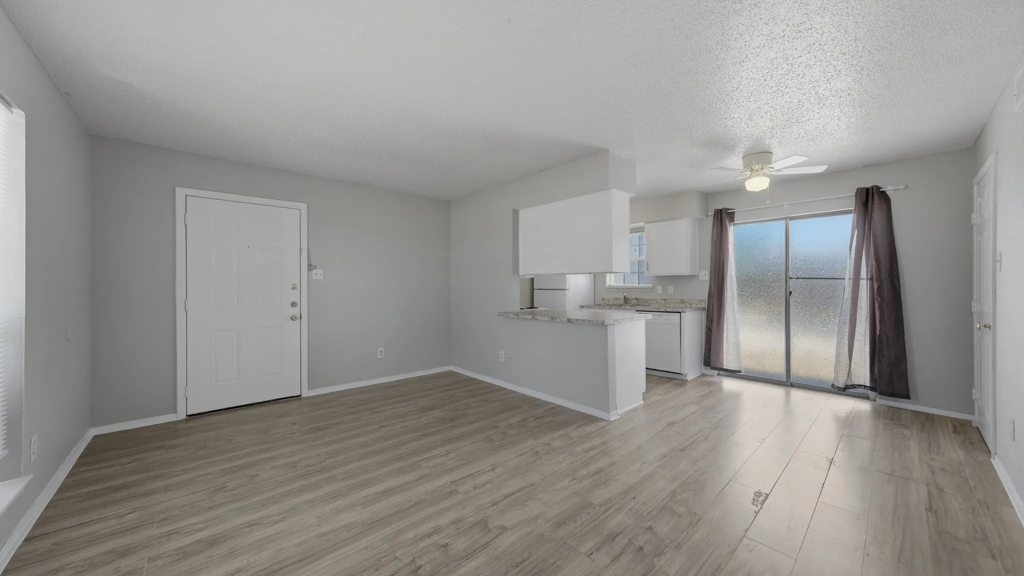 Apartment For Rent in Tarrant County , 1605 Mary K Lane, White Settlement, Texas 76108, 2 Bedroom, 2 Bathroom, Garage spaces, 821 Sqft, built in 1985, mls#21341354, Real Estate Agent in White Settlement, Homes For Rent in Tarrant county, Homes For Rent in White Settlement, Realtor in White Settlement Texas, Real Estate Brokerage Independent Realty Texas, Luminita Cordes Realtor