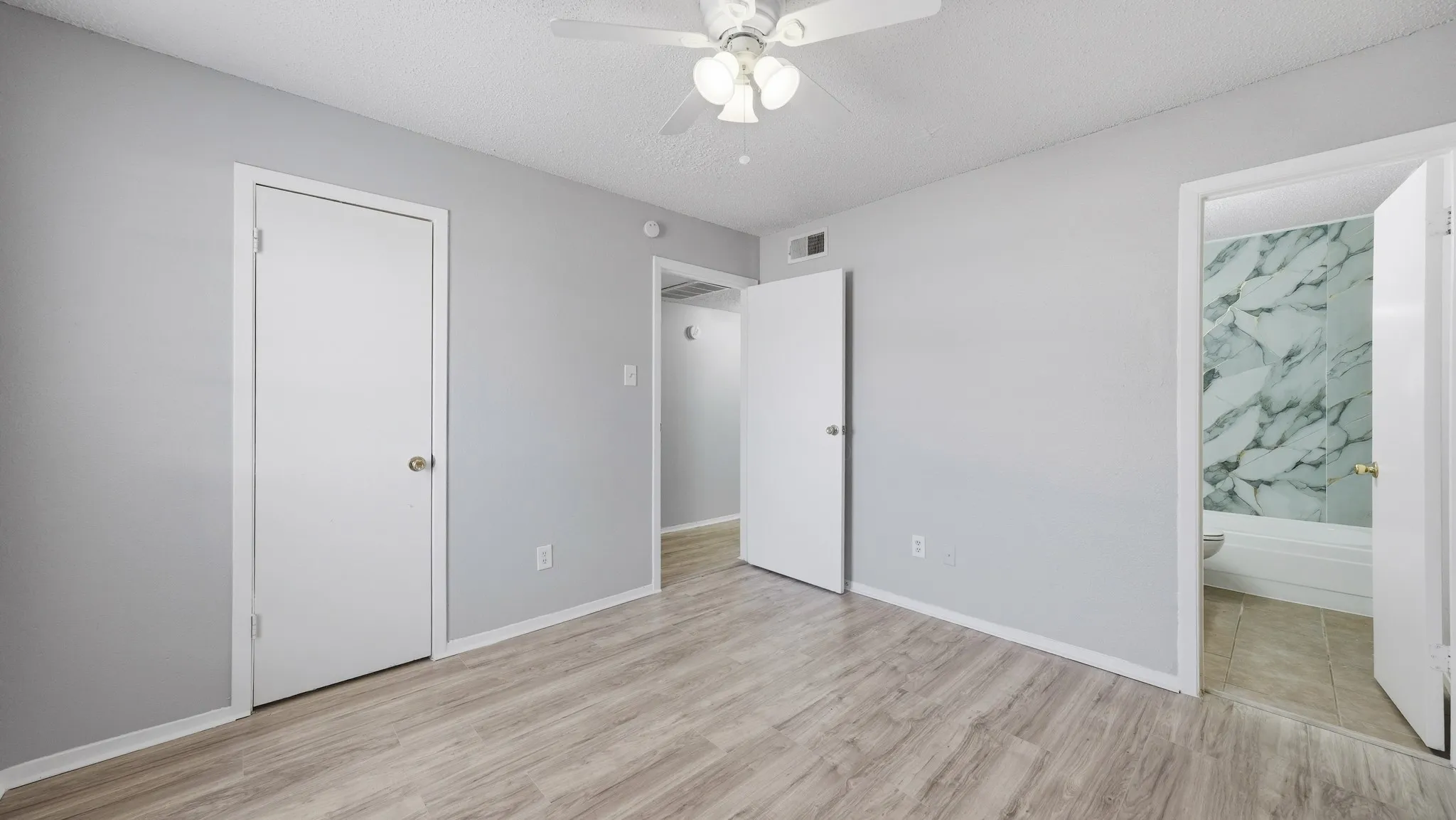 Apartment For Rent in Tarrant County , 1605 Mary K Lane, White Settlement, Texas 76108, 2 Bedroom, 2 Bathroom, Garage spaces, 821 Sqft, built in 1985, mls#21341354, Real Estate Agent in White Settlement, Homes For Rent in Tarrant county, Homes For Rent in White Settlement, Realtor in White Settlement Texas, Real Estate Brokerage Independent Realty Texas, Luminita Cordes Realtor