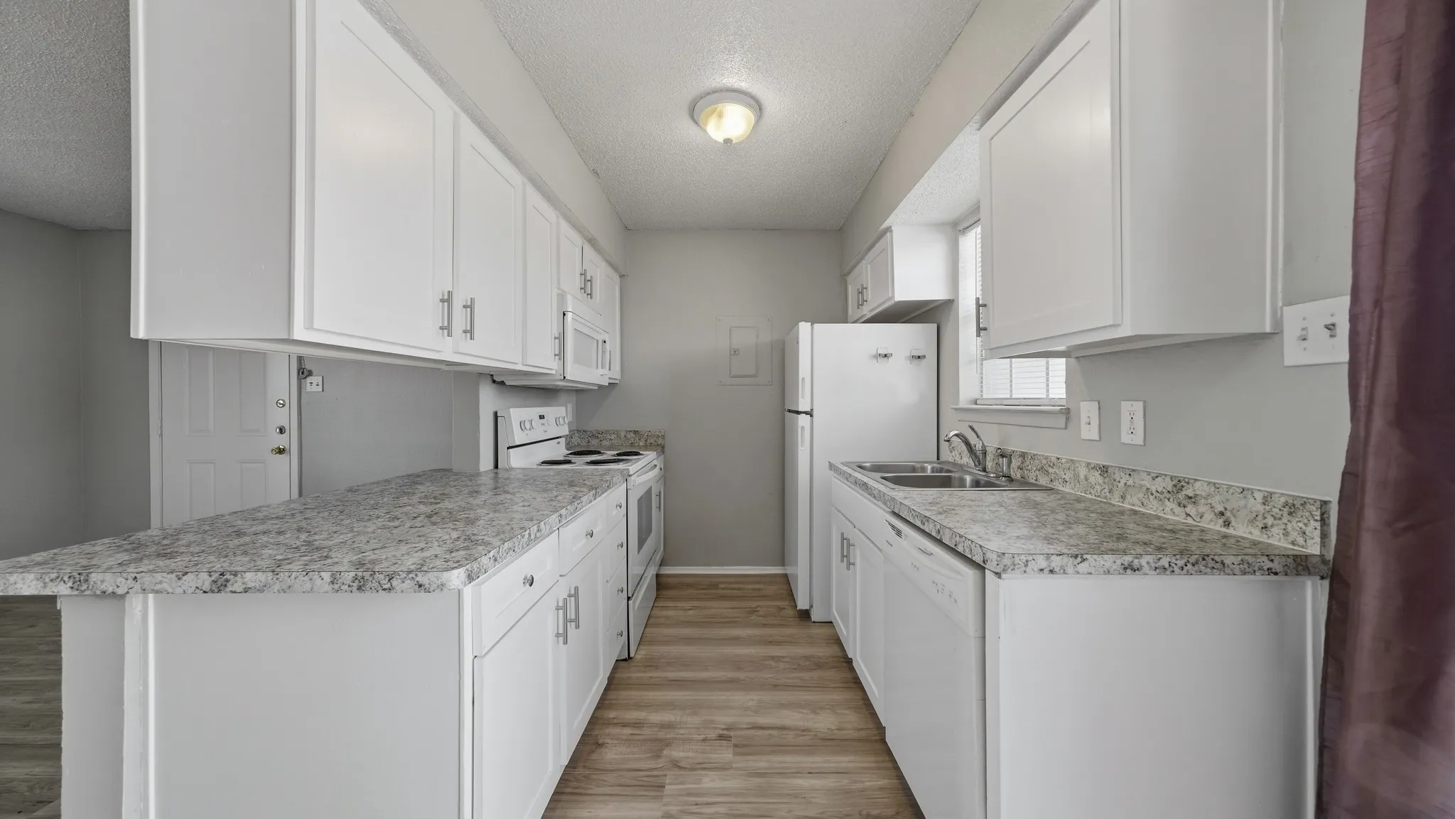 Apartment For Rent in Tarrant County , 1605 Mary K Lane, White Settlement, Texas 76108, 2 Bedroom, 2 Bathroom, Garage spaces, 821 Sqft, built in 1985, mls#21341354, Real Estate Agent in White Settlement, Homes For Rent in Tarrant county, Homes For Rent in White Settlement, Realtor in White Settlement Texas, Real Estate Brokerage Independent Realty Texas, Luminita Cordes Realtor