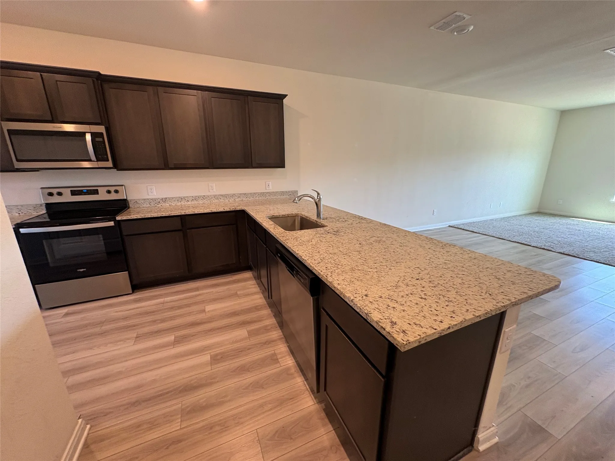 Single Family Residence For Sale in Wise County , 176 Banjo Trail, Newark, Texas 76071, 5 Bedroom, 3 Bathroom, 2 Garage spaces, 2,700 Sqft, built in 2022, mls#21342171, Real Estate Agent in Newark, Homes For Sale in Wise county, Homes For Sale in Newark, Realtor in Newark Texas, Real Estate Brokerage Independent Realty Texas, Luminita Cordes Realtor