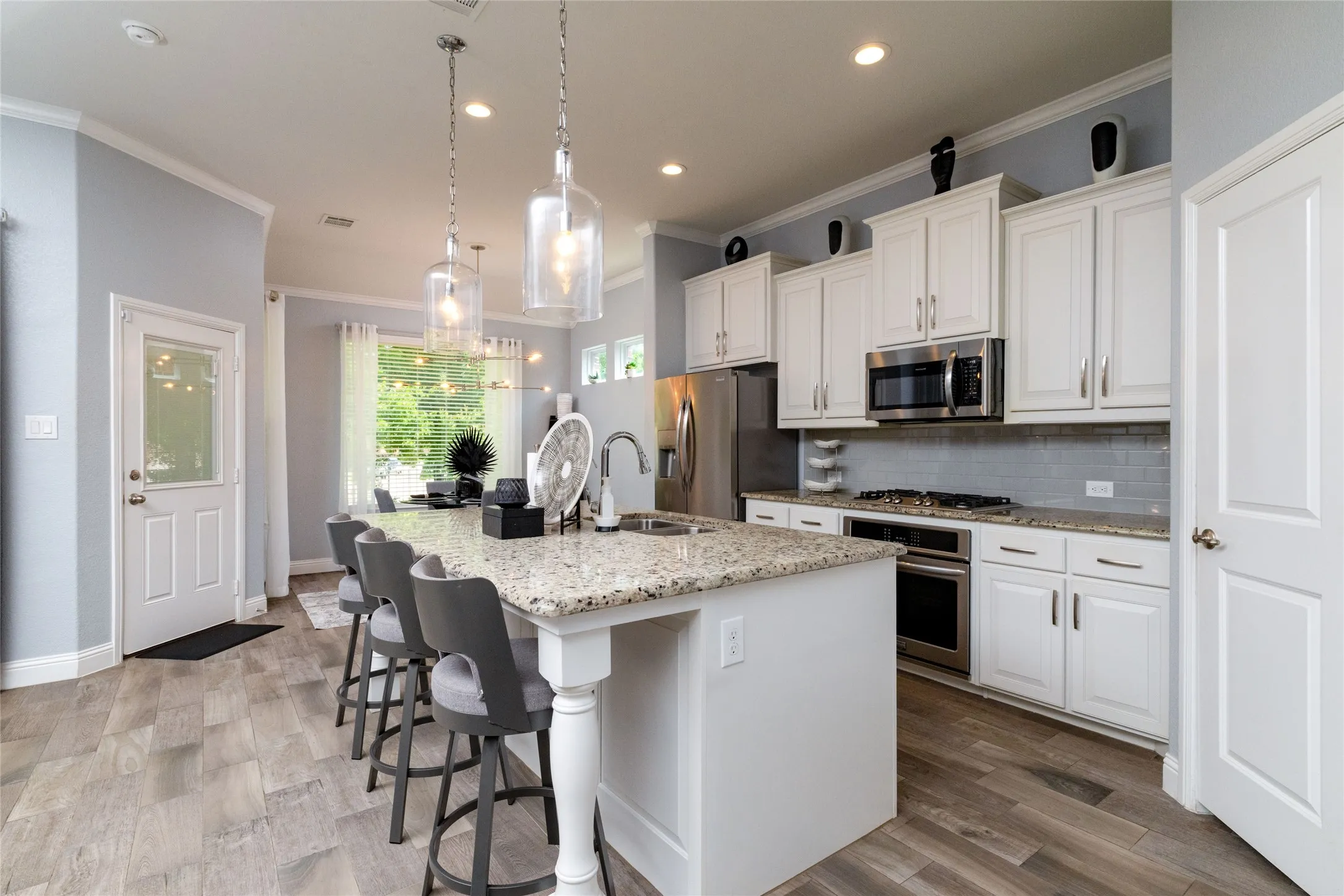 Single Family Residence For Sale in Tarrant County , 4008 Knollbrook Lane, Fort Worth, Texas 76137, 5 Bedroom, 3 Bathroom, 2 Garage spaces, 3,028 Sqft, built in 2018, mls#21335778, Real Estate Agent in Fort Worth, Homes For Sale in Tarrant county, Homes For Sale in Fort Worth, Realtor in Fort Worth Texas, Real Estate Brokerage Independent Realty Texas, Luminita Cordes Realtor
