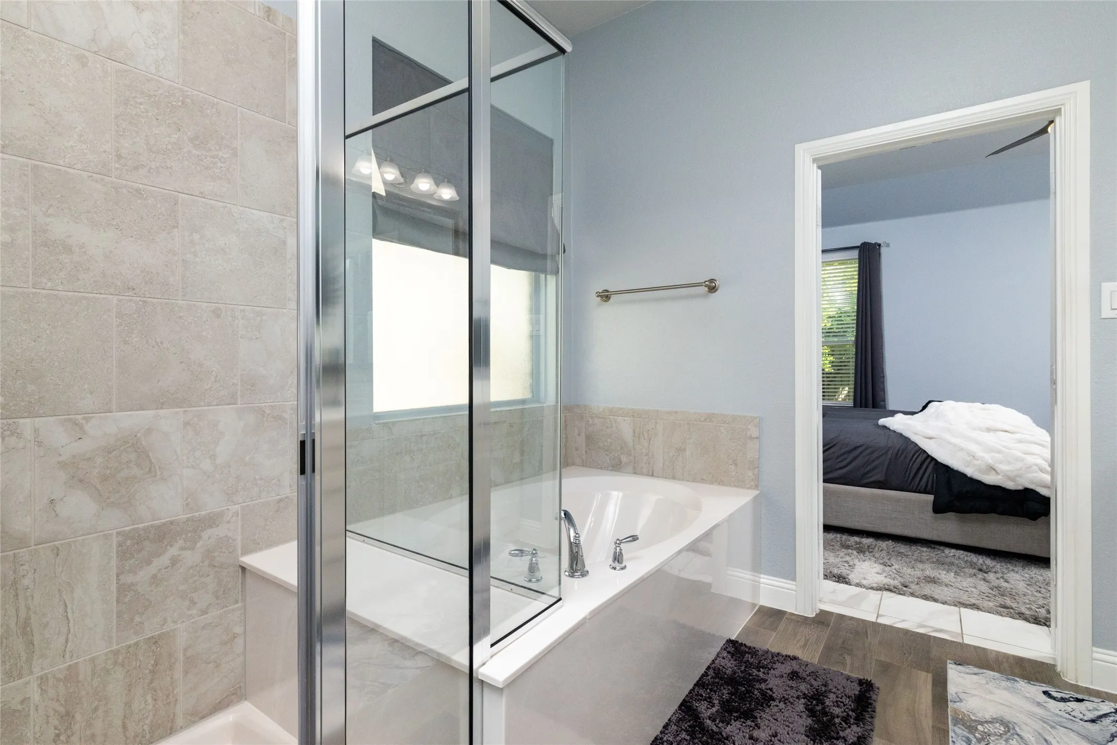Single Family Residence For Sale in Tarrant County , 4008 Knollbrook Lane, Fort Worth, Texas 76137, 5 Bedroom, 3 Bathroom, 2 Garage spaces, 3,028 Sqft, built in 2018, mls#21335778, Real Estate Agent in Fort Worth, Homes For Sale in Tarrant county, Homes For Sale in Fort Worth, Realtor in Fort Worth Texas, Real Estate Brokerage Independent Realty Texas, Luminita Cordes Realtor