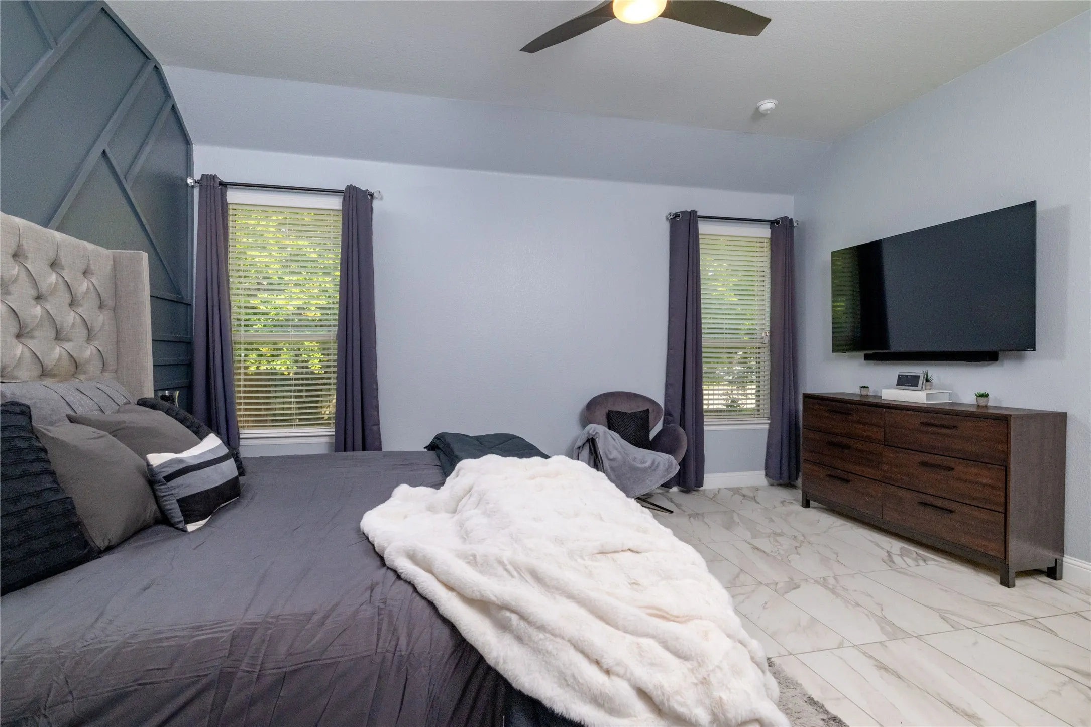 Single Family Residence For Sale in Tarrant County , 4008 Knollbrook Lane, Fort Worth, Texas 76137, 5 Bedroom, 3 Bathroom, 2 Garage spaces, 3,028 Sqft, built in 2018, mls#21335778, Real Estate Agent in Fort Worth, Homes For Sale in Tarrant county, Homes For Sale in Fort Worth, Realtor in Fort Worth Texas, Real Estate Brokerage Independent Realty Texas, Luminita Cordes Realtor