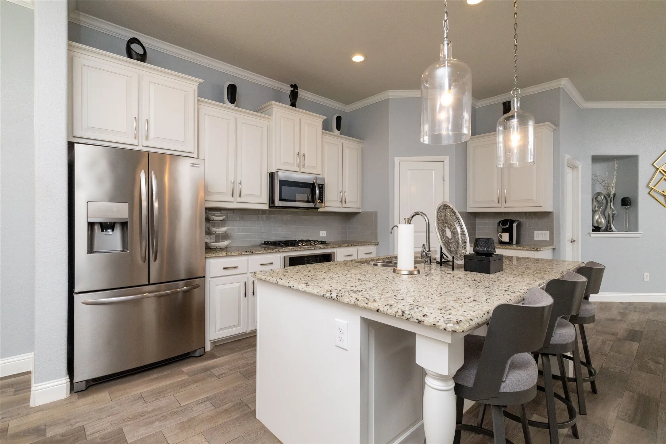 Single Family Residence For Sale in Tarrant County , 4008 Knollbrook Lane, Fort Worth, Texas 76137, 5 Bedroom, 3 Bathroom, 2 Garage spaces, 3,028 Sqft, built in 2018, mls#21335778, Real Estate Agent in Fort Worth, Homes For Sale in Tarrant county, Homes For Sale in Fort Worth, Realtor in Fort Worth Texas, Real Estate Brokerage Independent Realty Texas, Luminita Cordes Realtor