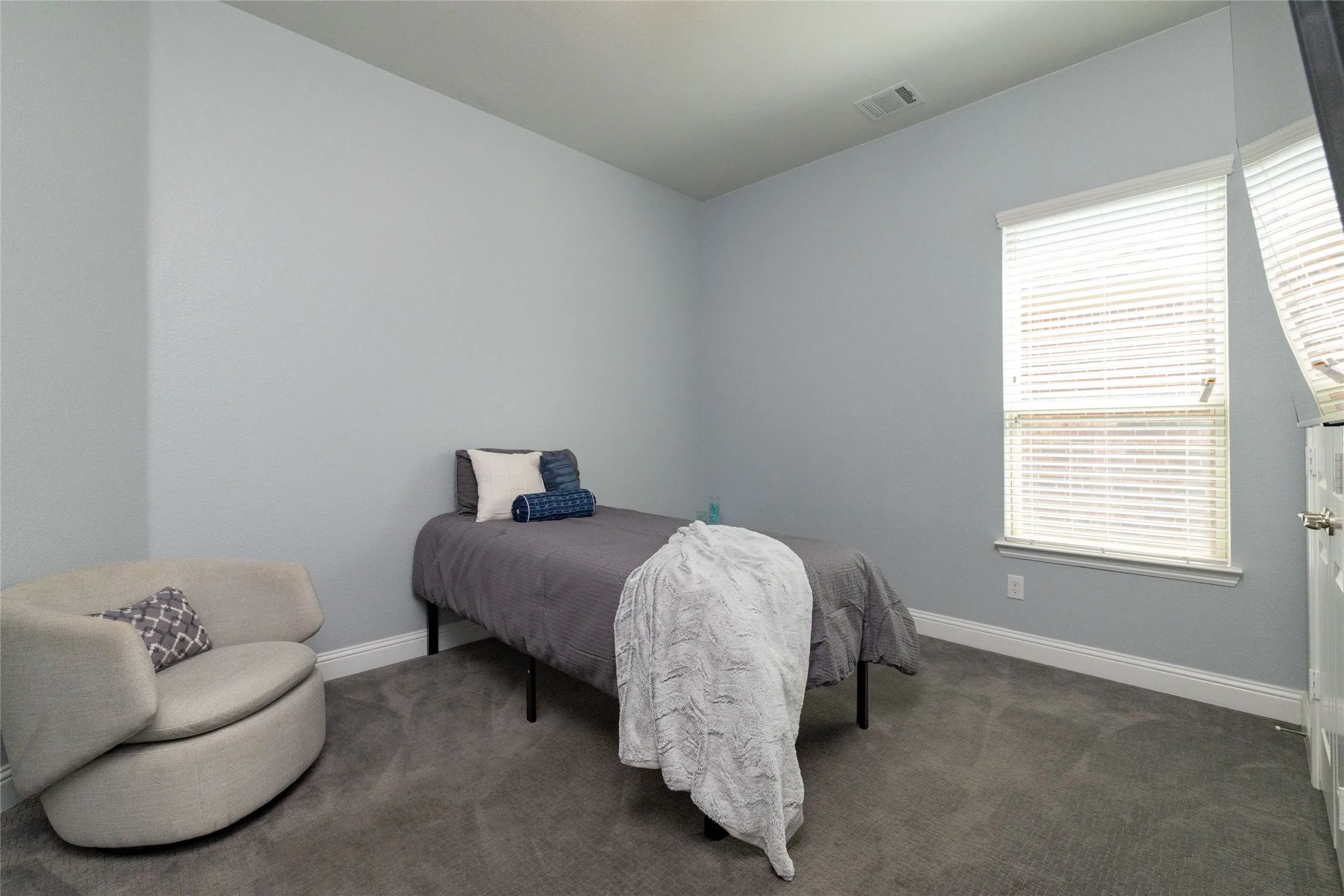 Single Family Residence For Sale in Tarrant County , 4008 Knollbrook Lane, Fort Worth, Texas 76137, 5 Bedroom, 3 Bathroom, 2 Garage spaces, 3,028 Sqft, built in 2018, mls#21335778, Real Estate Agent in Fort Worth, Homes For Sale in Tarrant county, Homes For Sale in Fort Worth, Realtor in Fort Worth Texas, Real Estate Brokerage Independent Realty Texas, Luminita Cordes Realtor