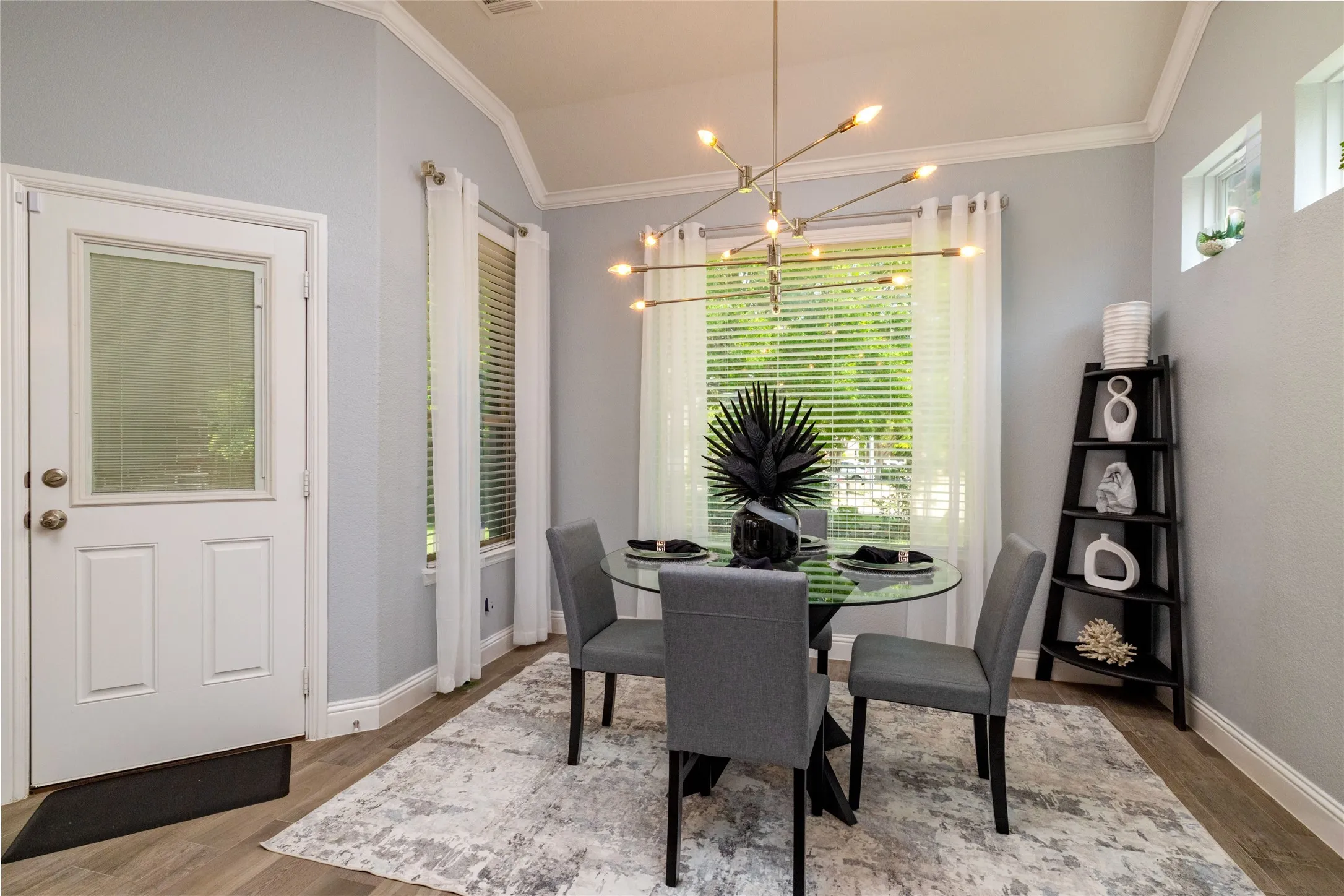 Single Family Residence For Sale in Tarrant County , 4008 Knollbrook Lane, Fort Worth, Texas 76137, 5 Bedroom, 3 Bathroom, 2 Garage spaces, 3,028 Sqft, built in 2018, mls#21335778, Real Estate Agent in Fort Worth, Homes For Sale in Tarrant county, Homes For Sale in Fort Worth, Realtor in Fort Worth Texas, Real Estate Brokerage Independent Realty Texas, Luminita Cordes Realtor