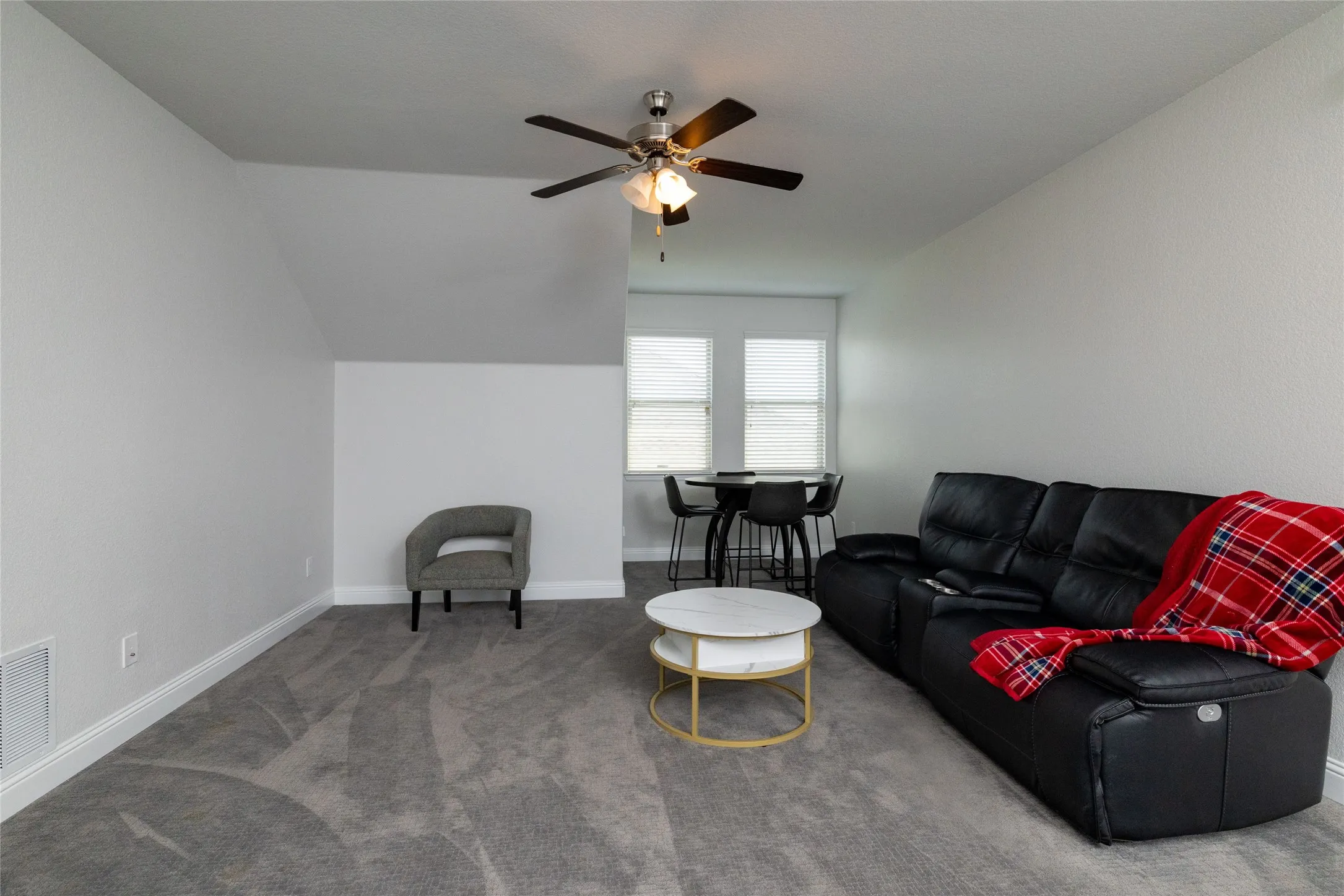 Single Family Residence For Sale in Tarrant County , 4008 Knollbrook Lane, Fort Worth, Texas 76137, 5 Bedroom, 3 Bathroom, 2 Garage spaces, 3,028 Sqft, built in 2018, mls#21335778, Real Estate Agent in Fort Worth, Homes For Sale in Tarrant county, Homes For Sale in Fort Worth, Realtor in Fort Worth Texas, Real Estate Brokerage Independent Realty Texas, Luminita Cordes Realtor