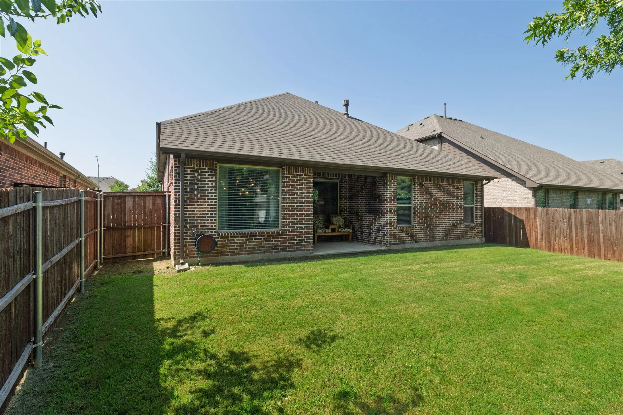 Single Family Residence For Sale in Tarrant County , 4008 Knollbrook Lane, Fort Worth, Texas 76137, 5 Bedroom, 3 Bathroom, 2 Garage spaces, 3,028 Sqft, built in 2018, mls#21335778, Real Estate Agent in Fort Worth, Homes For Sale in Tarrant county, Homes For Sale in Fort Worth, Realtor in Fort Worth Texas, Real Estate Brokerage Independent Realty Texas, Luminita Cordes Realtor