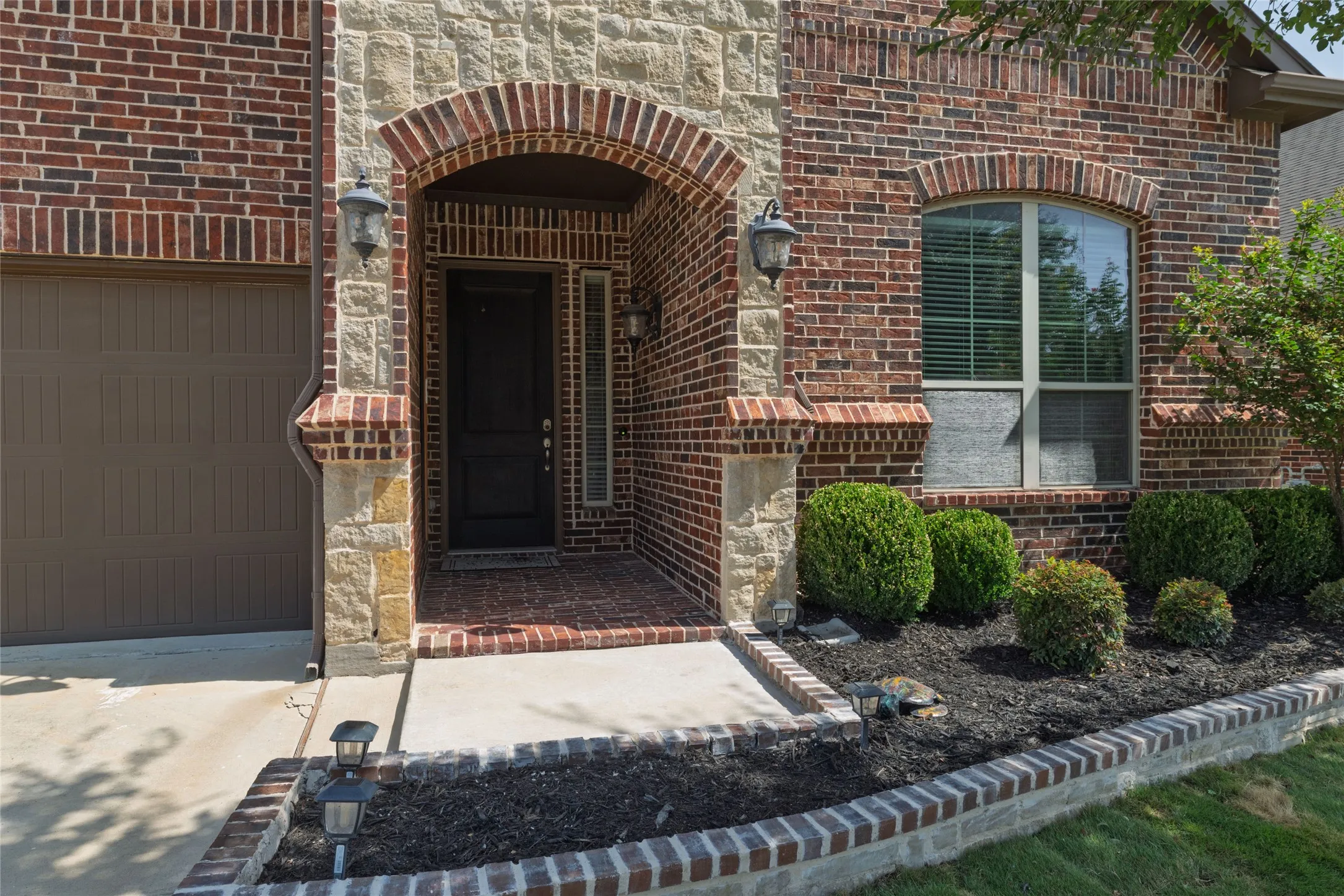 Single Family Residence For Sale in Tarrant County , 4008 Knollbrook Lane, Fort Worth, Texas 76137, 5 Bedroom, 3 Bathroom, 2 Garage spaces, 3,028 Sqft, built in 2018, mls#21335778, Real Estate Agent in Fort Worth, Homes For Sale in Tarrant county, Homes For Sale in Fort Worth, Realtor in Fort Worth Texas, Real Estate Brokerage Independent Realty Texas, Luminita Cordes Realtor
