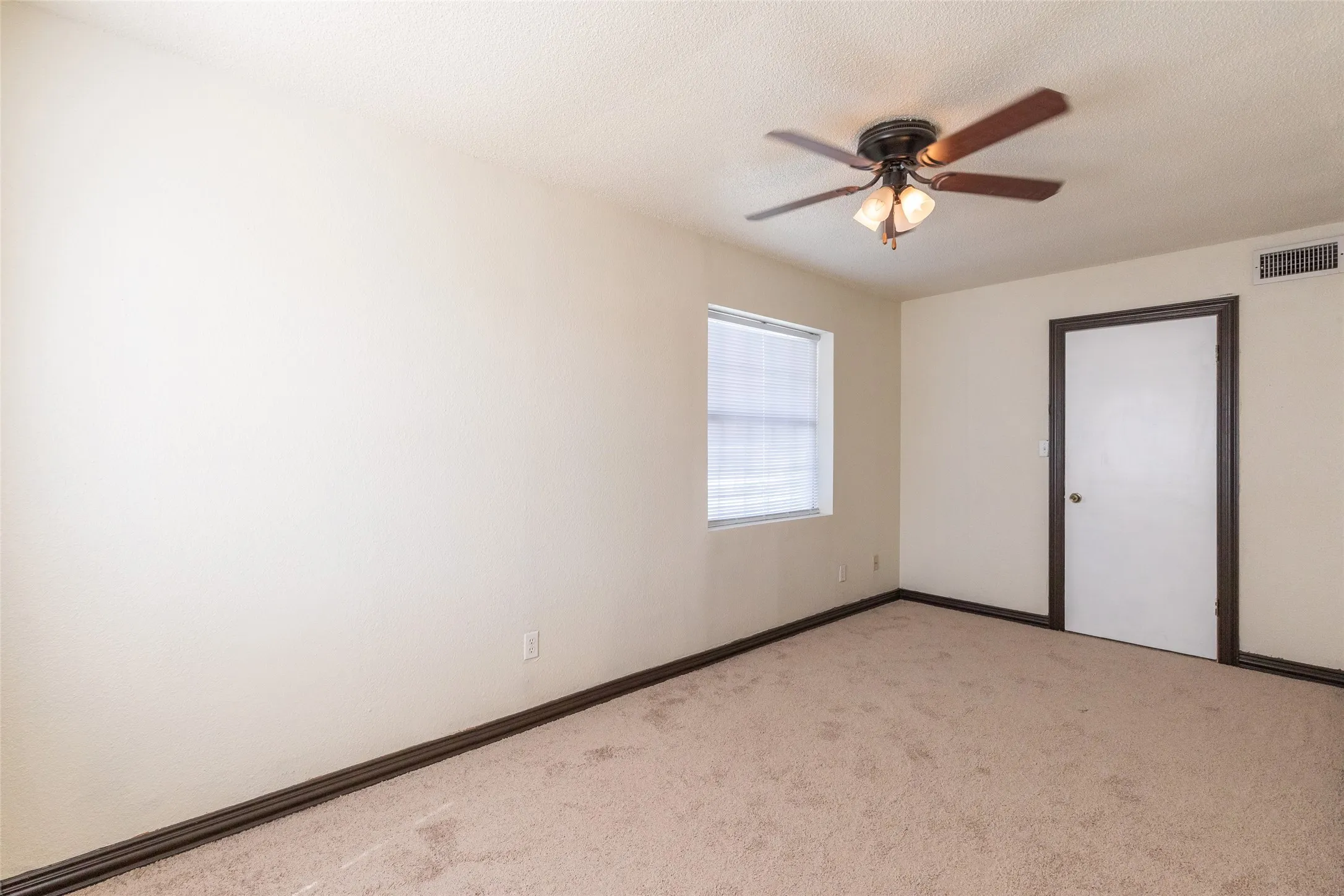 Single Family Residence For Sale in Taylor County , 1418 Green Street, Abilene, Texas 79603, 5 Bedroom, 1 Bathroom, 1 Garage spaces, 1,549 Sqft, built in 1950, mls#21342342, Real Estate Agent in Abilene, Homes For Sale in Taylor county, Homes For Sale in Abilene, Realtor in Abilene Texas, Real Estate Brokerage Independent Realty Texas, Luminita Cordes Realtor