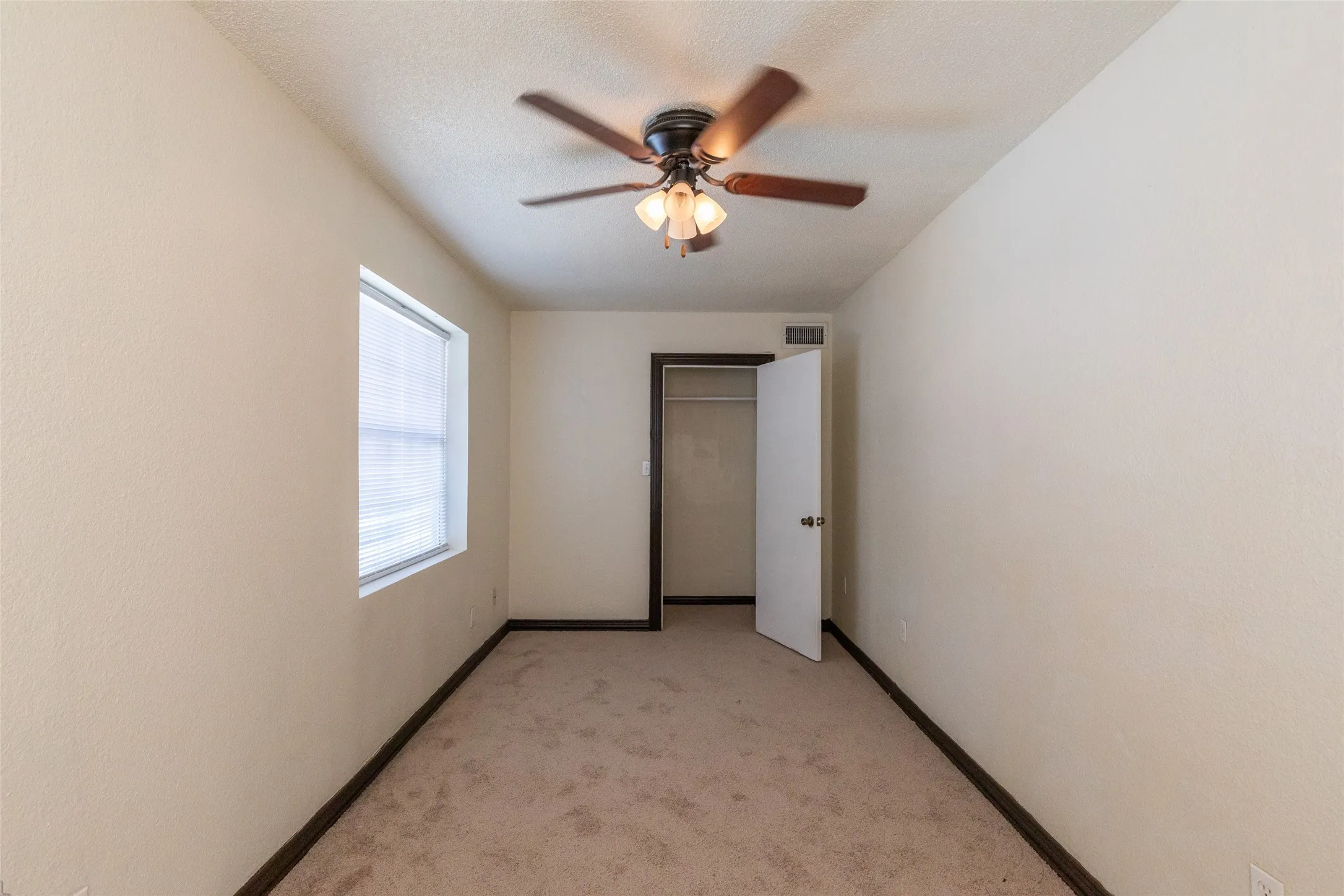 Single Family Residence For Sale in Taylor County , 1418 Green Street, Abilene, Texas 79603, 5 Bedroom, 1 Bathroom, 1 Garage spaces, 1,549 Sqft, built in 1950, mls#21342342, Real Estate Agent in Abilene, Homes For Sale in Taylor county, Homes For Sale in Abilene, Realtor in Abilene Texas, Real Estate Brokerage Independent Realty Texas, Luminita Cordes Realtor