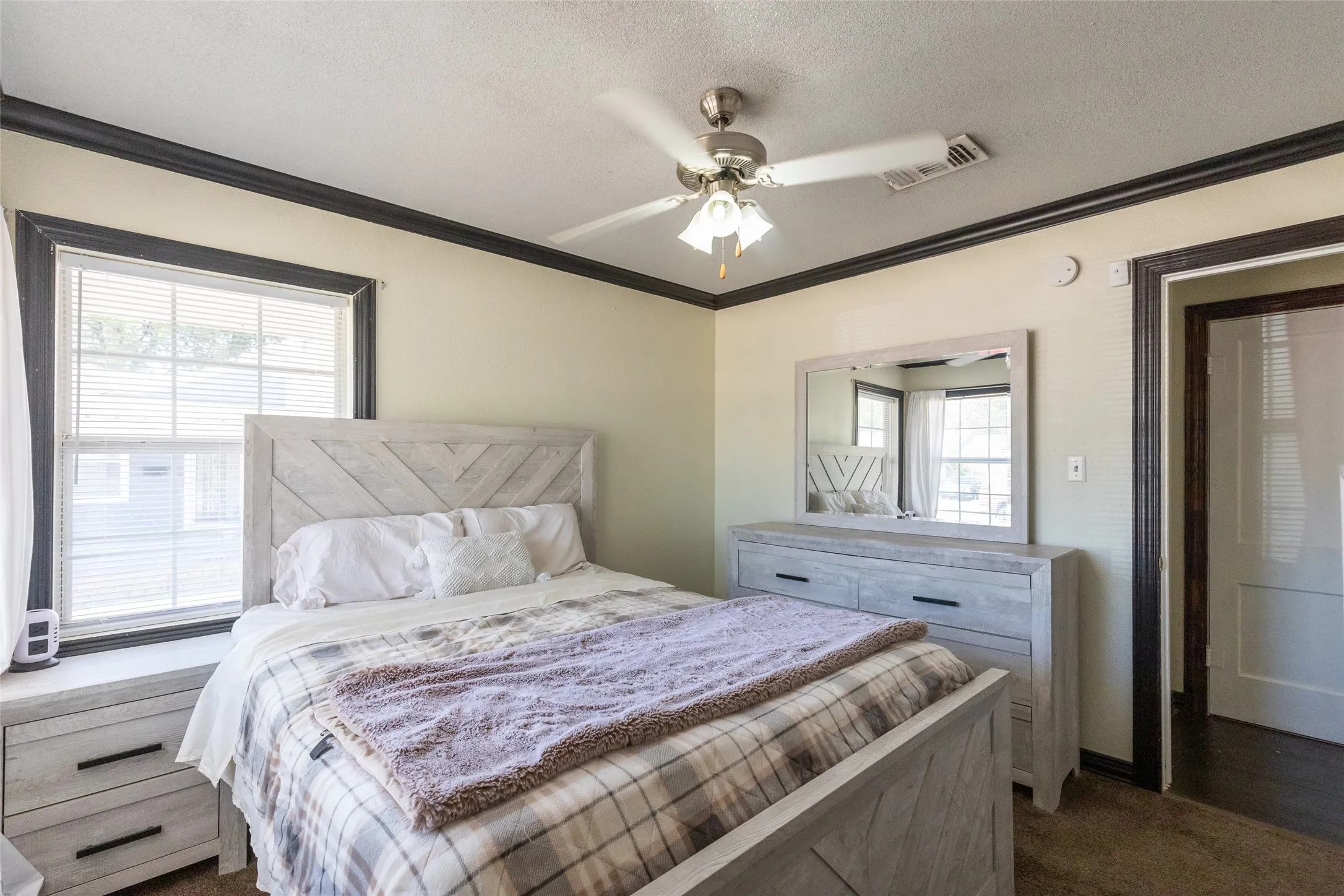 Single Family Residence For Sale in Taylor County , 1418 Green Street, Abilene, Texas 79603, 5 Bedroom, 1 Bathroom, 1 Garage spaces, 1,549 Sqft, built in 1950, mls#21342342, Real Estate Agent in Abilene, Homes For Sale in Taylor county, Homes For Sale in Abilene, Realtor in Abilene Texas, Real Estate Brokerage Independent Realty Texas, Luminita Cordes Realtor