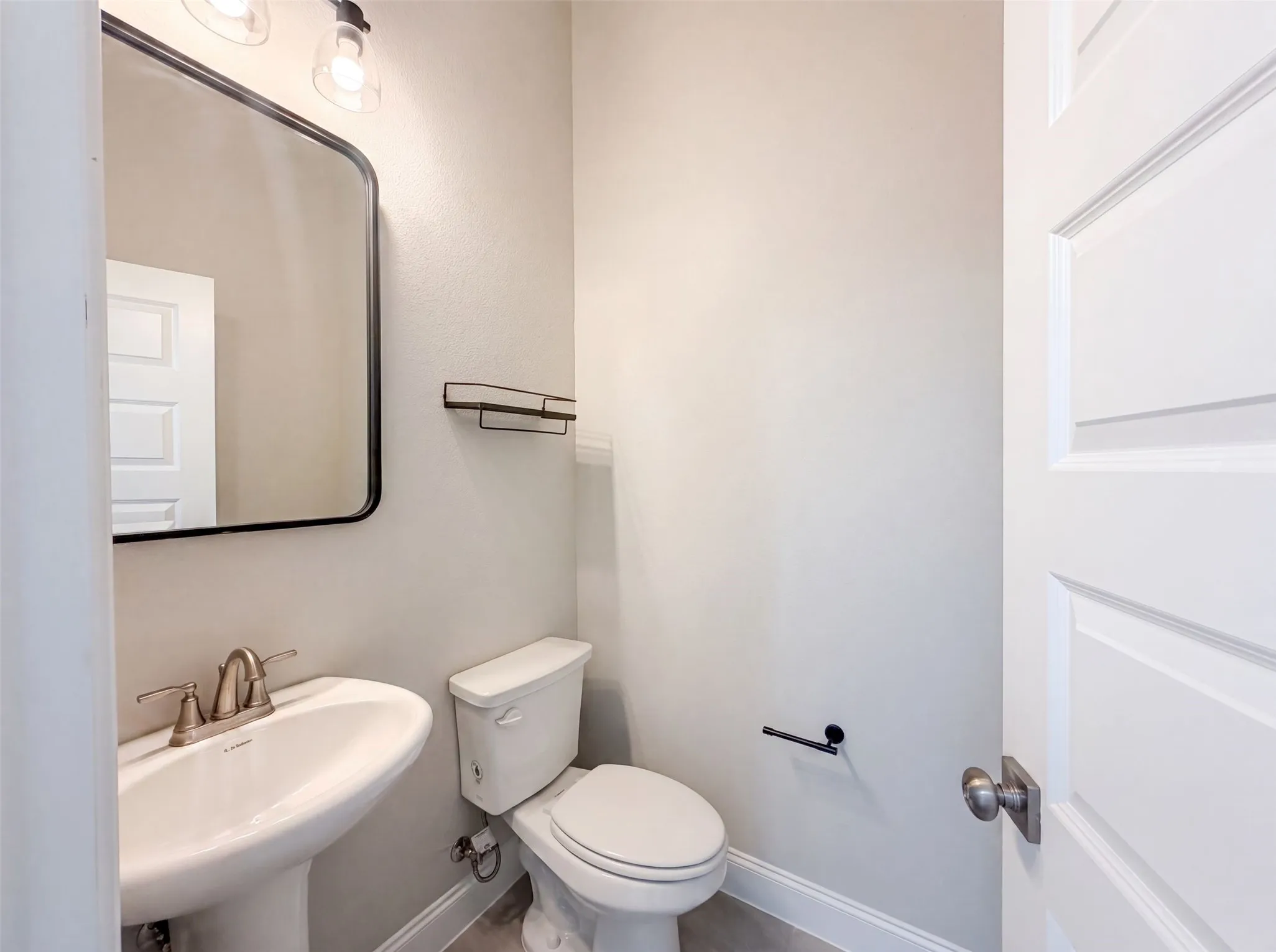 Single Family Residence For Sale in Grayson County , 1208 Redbud Street, Howe, Texas 75459, 6 Bedroom, 4 Bathroom, 4 Garage spaces, 4,231 Sqft, built in 2022, mls#21342535, Real Estate Agent in Howe, Homes For Sale in Grayson county, Homes For Sale in Howe, Realtor in Howe Texas, Real Estate Brokerage Independent Realty Texas, Luminita Cordes Realtor
