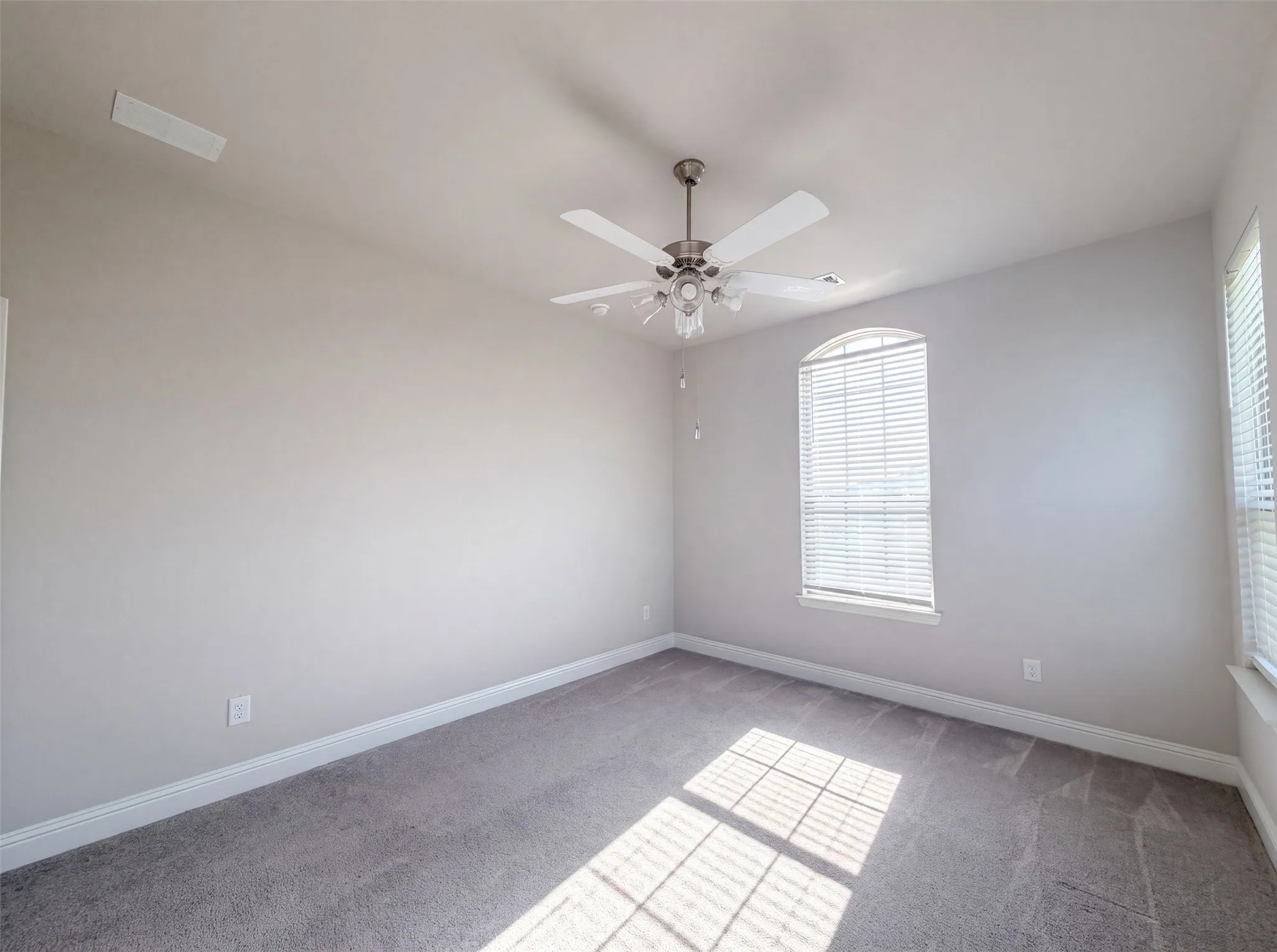 Single Family Residence For Sale in Grayson County , 1208 Redbud Street, Howe, Texas 75459, 6 Bedroom, 4 Bathroom, 4 Garage spaces, 4,231 Sqft, built in 2022, mls#21342535, Real Estate Agent in Howe, Homes For Sale in Grayson county, Homes For Sale in Howe, Realtor in Howe Texas, Real Estate Brokerage Independent Realty Texas, Luminita Cordes Realtor