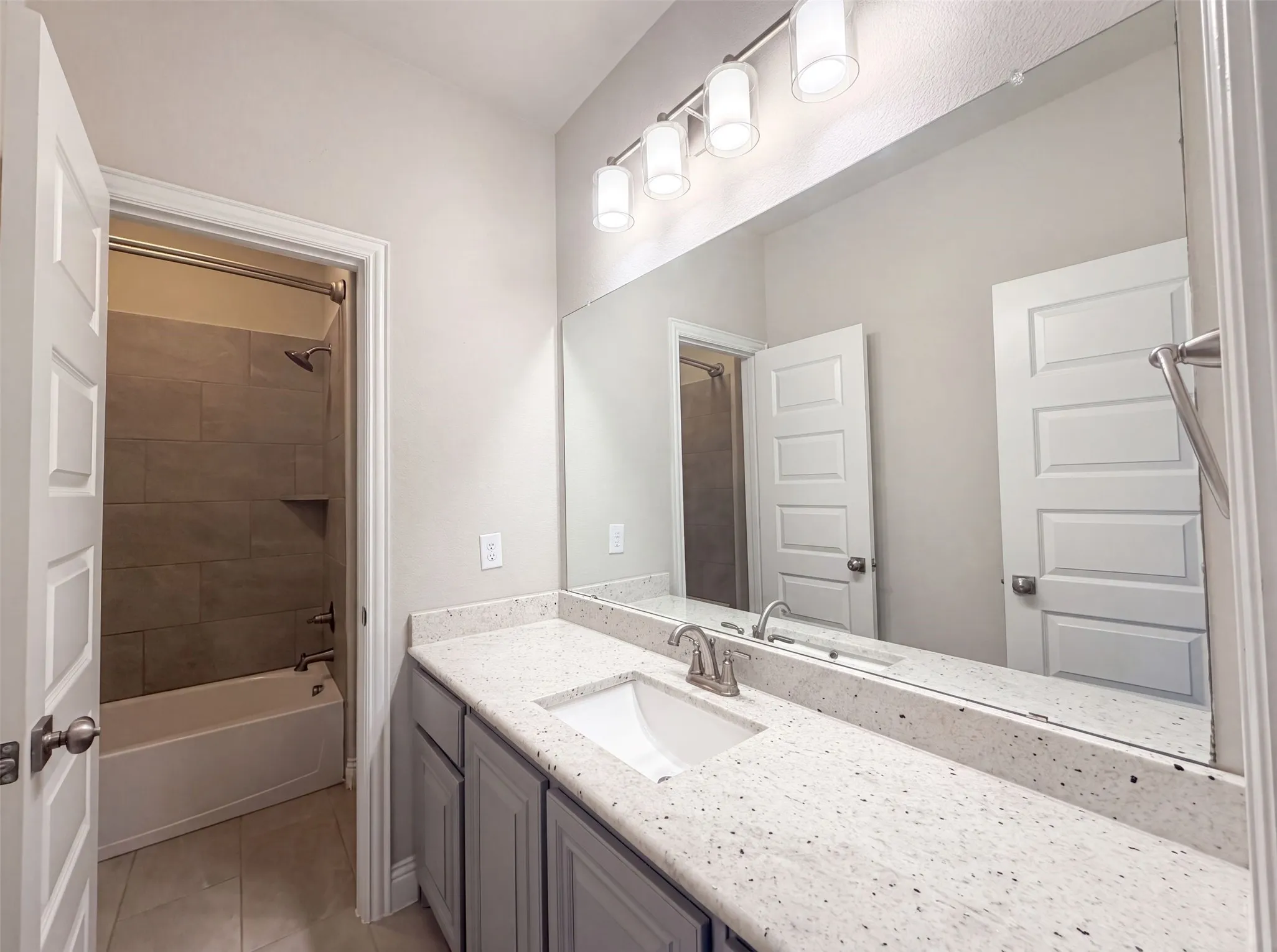 Single Family Residence For Sale in Grayson County , 1208 Redbud Street, Howe, Texas 75459, 6 Bedroom, 4 Bathroom, 4 Garage spaces, 4,231 Sqft, built in 2022, mls#21342535, Real Estate Agent in Howe, Homes For Sale in Grayson county, Homes For Sale in Howe, Realtor in Howe Texas, Real Estate Brokerage Independent Realty Texas, Luminita Cordes Realtor