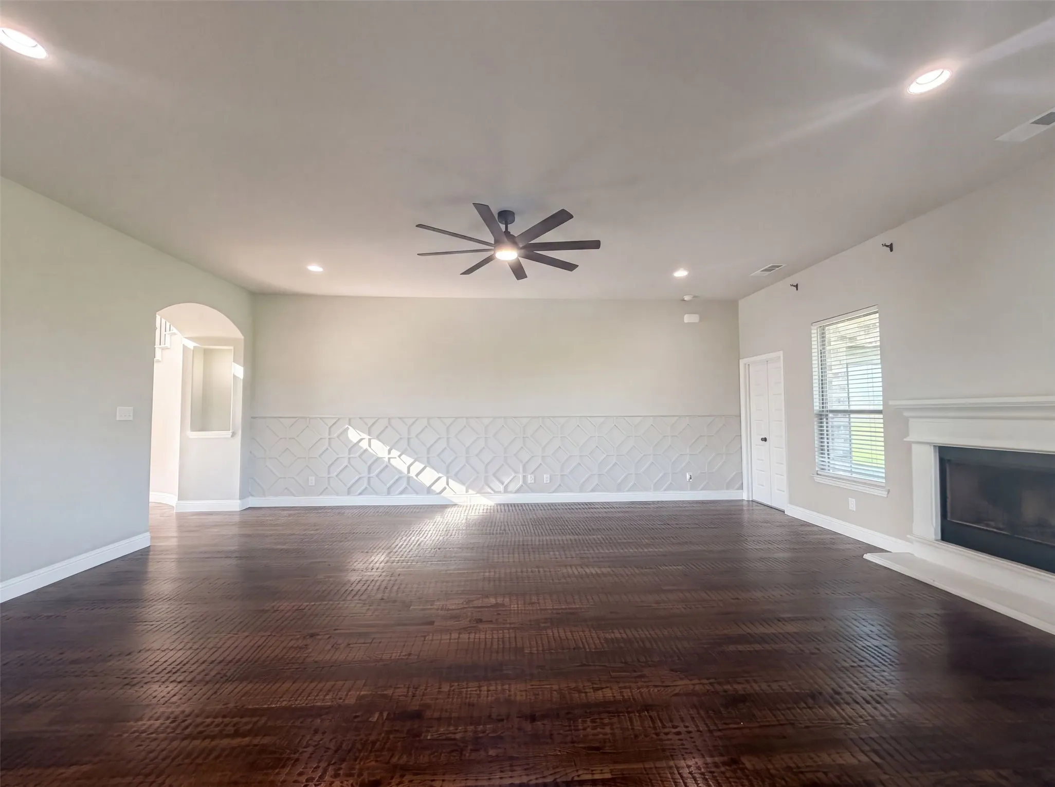 Single Family Residence For Sale in Grayson County , 1208 Redbud Street, Howe, Texas 75459, 6 Bedroom, 4 Bathroom, 4 Garage spaces, 4,231 Sqft, built in 2022, mls#21342535, Real Estate Agent in Howe, Homes For Sale in Grayson county, Homes For Sale in Howe, Realtor in Howe Texas, Real Estate Brokerage Independent Realty Texas, Luminita Cordes Realtor