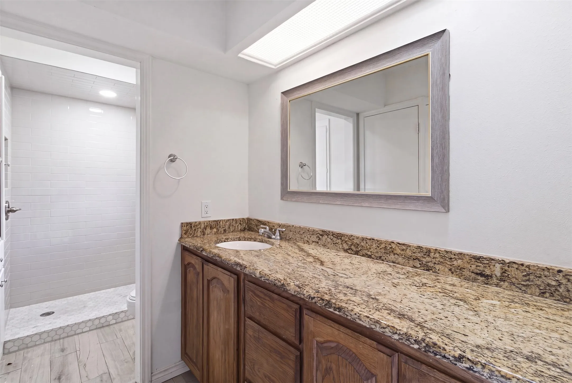 Single Family Residence For Sale in Dallas County , 3651 Courtdale Drive, Farmers Branch, Texas 75234, 4 Bedroom, 3 Bathroom, Garage spaces, 2,896 Sqft, built in 1965, mls#21341679, Real Estate Agent in Farmers Branch, Homes For Sale in Dallas county, Homes For Sale in Farmers Branch, Realtor in Farmers Branch Texas, Real Estate Brokerage Independent Realty Texas, Luminita Cordes Realtor