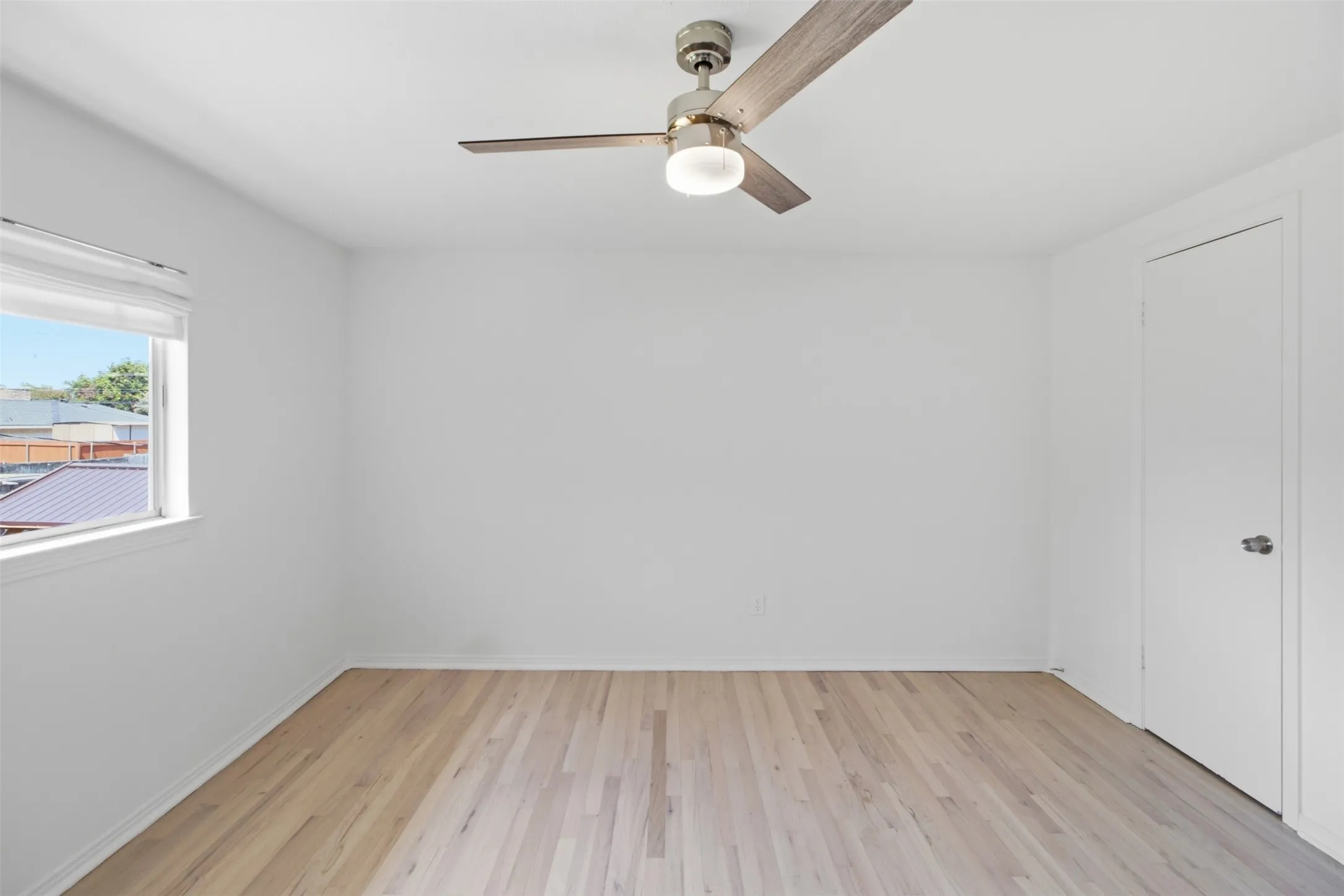 Single Family Residence For Sale in Dallas County , 3651 Courtdale Drive, Farmers Branch, Texas 75234, 4 Bedroom, 3 Bathroom, Garage spaces, 2,896 Sqft, built in 1965, mls#21341679, Real Estate Agent in Farmers Branch, Homes For Sale in Dallas county, Homes For Sale in Farmers Branch, Realtor in Farmers Branch Texas, Real Estate Brokerage Independent Realty Texas, Luminita Cordes Realtor