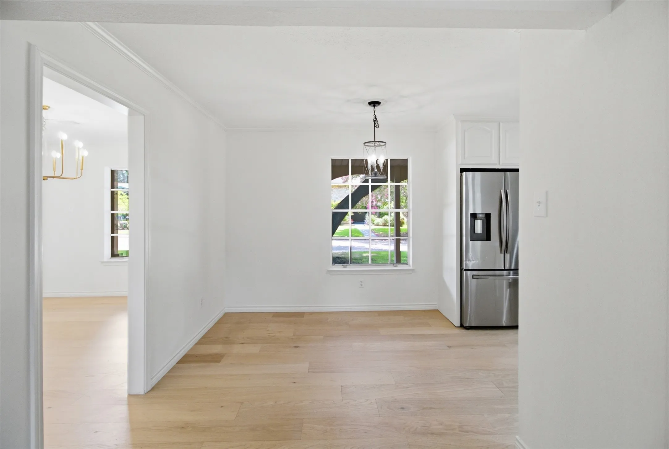 Single Family Residence For Sale in Dallas County , 3651 Courtdale Drive, Farmers Branch, Texas 75234, 4 Bedroom, 3 Bathroom, Garage spaces, 2,896 Sqft, built in 1965, mls#21341679, Real Estate Agent in Farmers Branch, Homes For Sale in Dallas county, Homes For Sale in Farmers Branch, Realtor in Farmers Branch Texas, Real Estate Brokerage Independent Realty Texas, Luminita Cordes Realtor