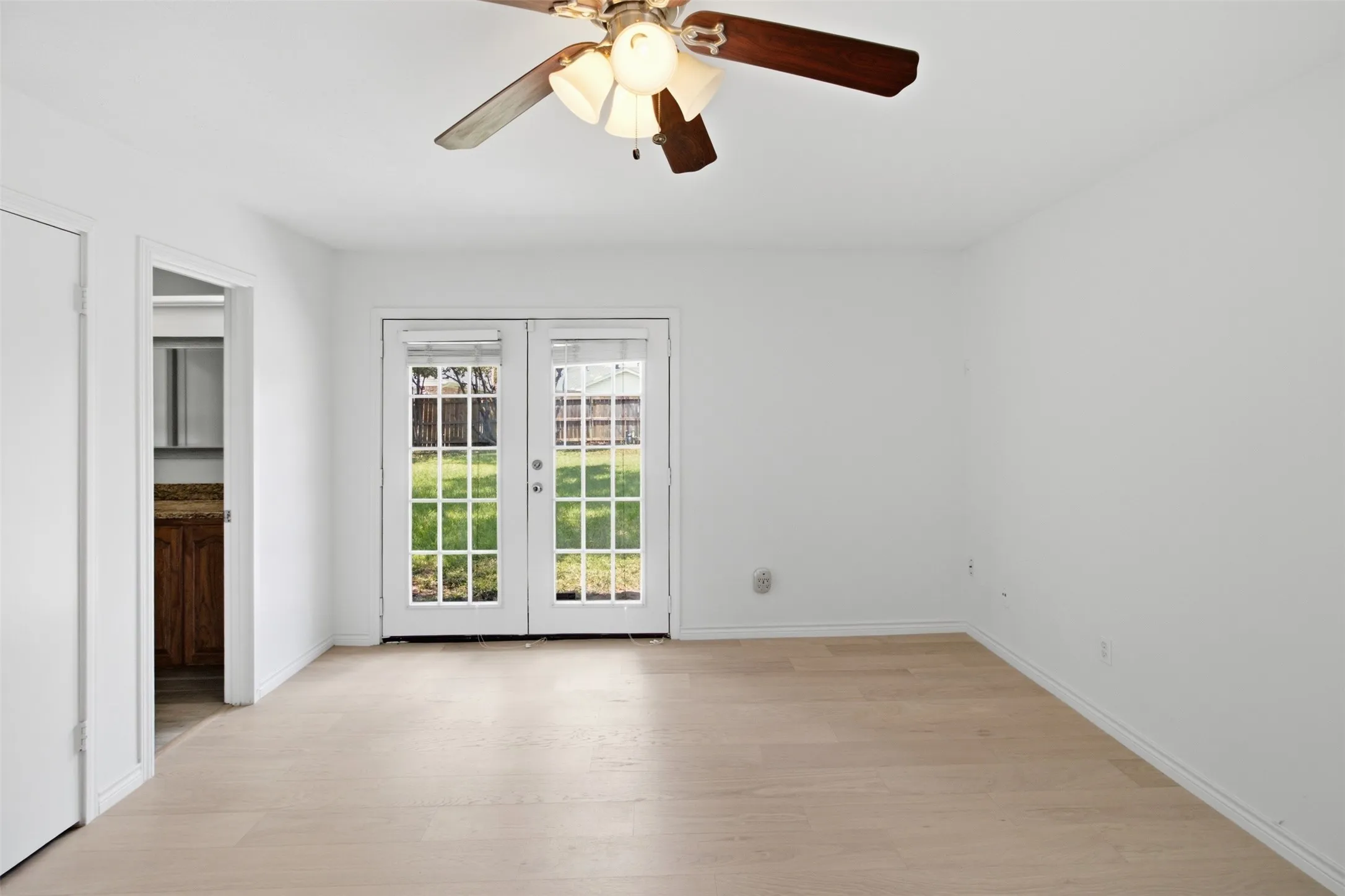 Single Family Residence For Sale in Dallas County , 3651 Courtdale Drive, Farmers Branch, Texas 75234, 4 Bedroom, 3 Bathroom, Garage spaces, 2,896 Sqft, built in 1965, mls#21341679, Real Estate Agent in Farmers Branch, Homes For Sale in Dallas county, Homes For Sale in Farmers Branch, Realtor in Farmers Branch Texas, Real Estate Brokerage Independent Realty Texas, Luminita Cordes Realtor